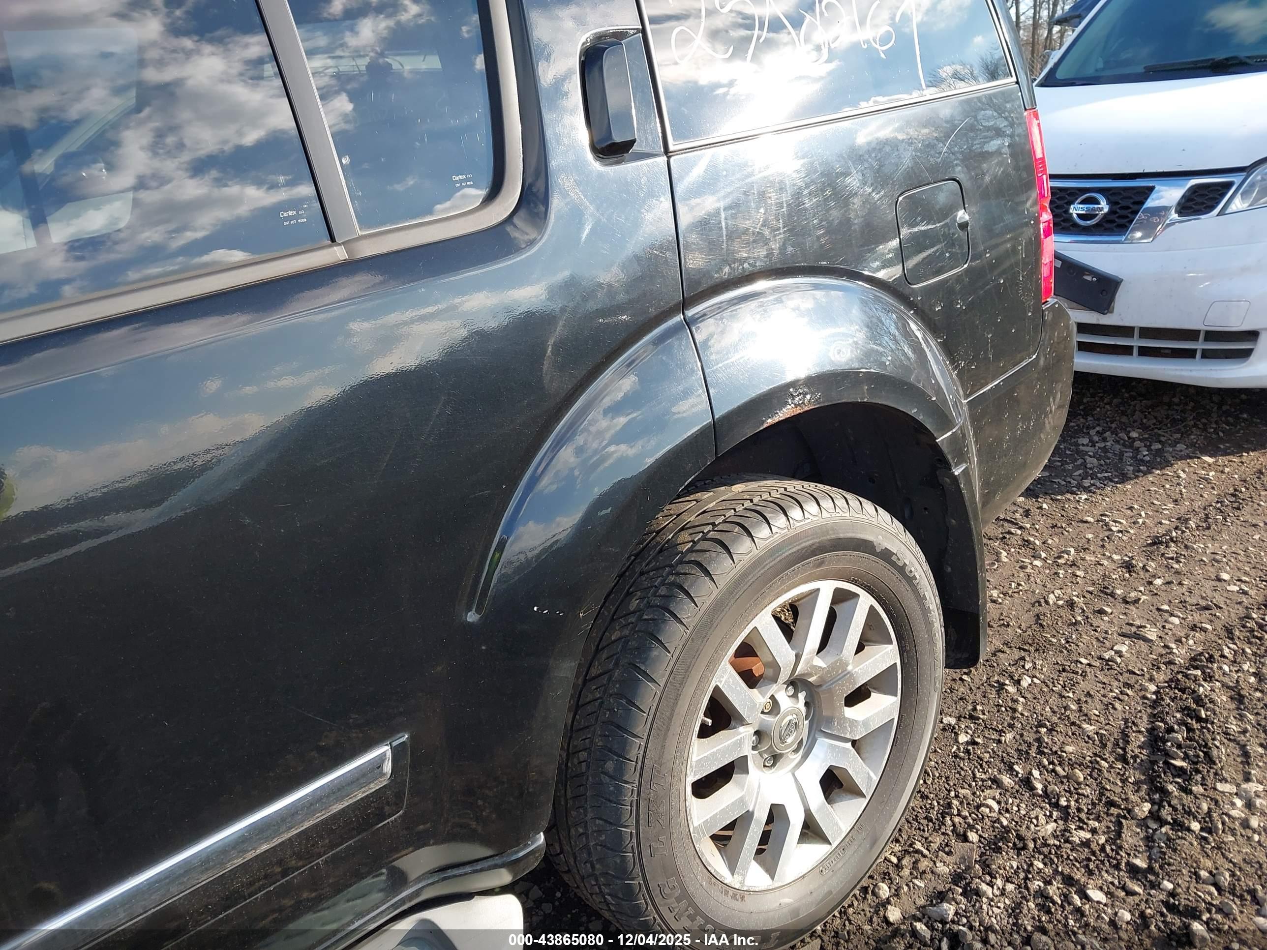 NISSAN PATHFINDER image 6