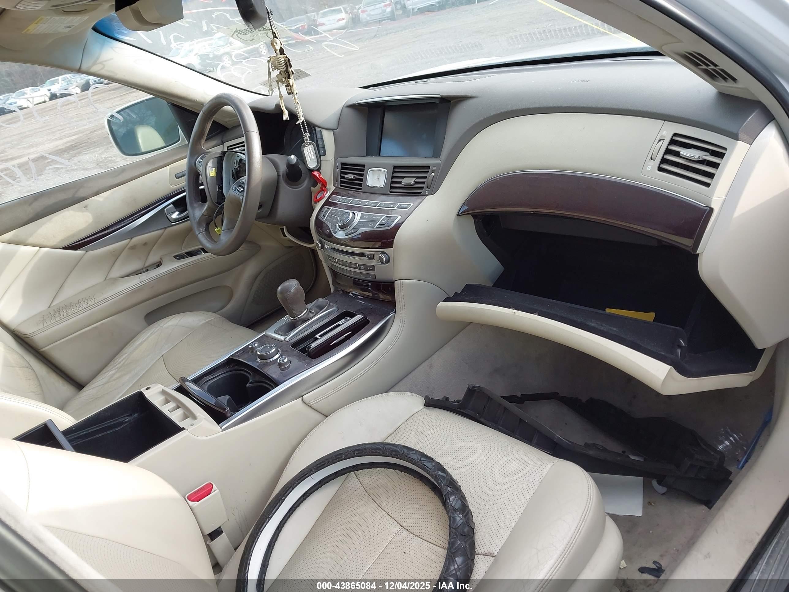 INFINITI M37X image 5