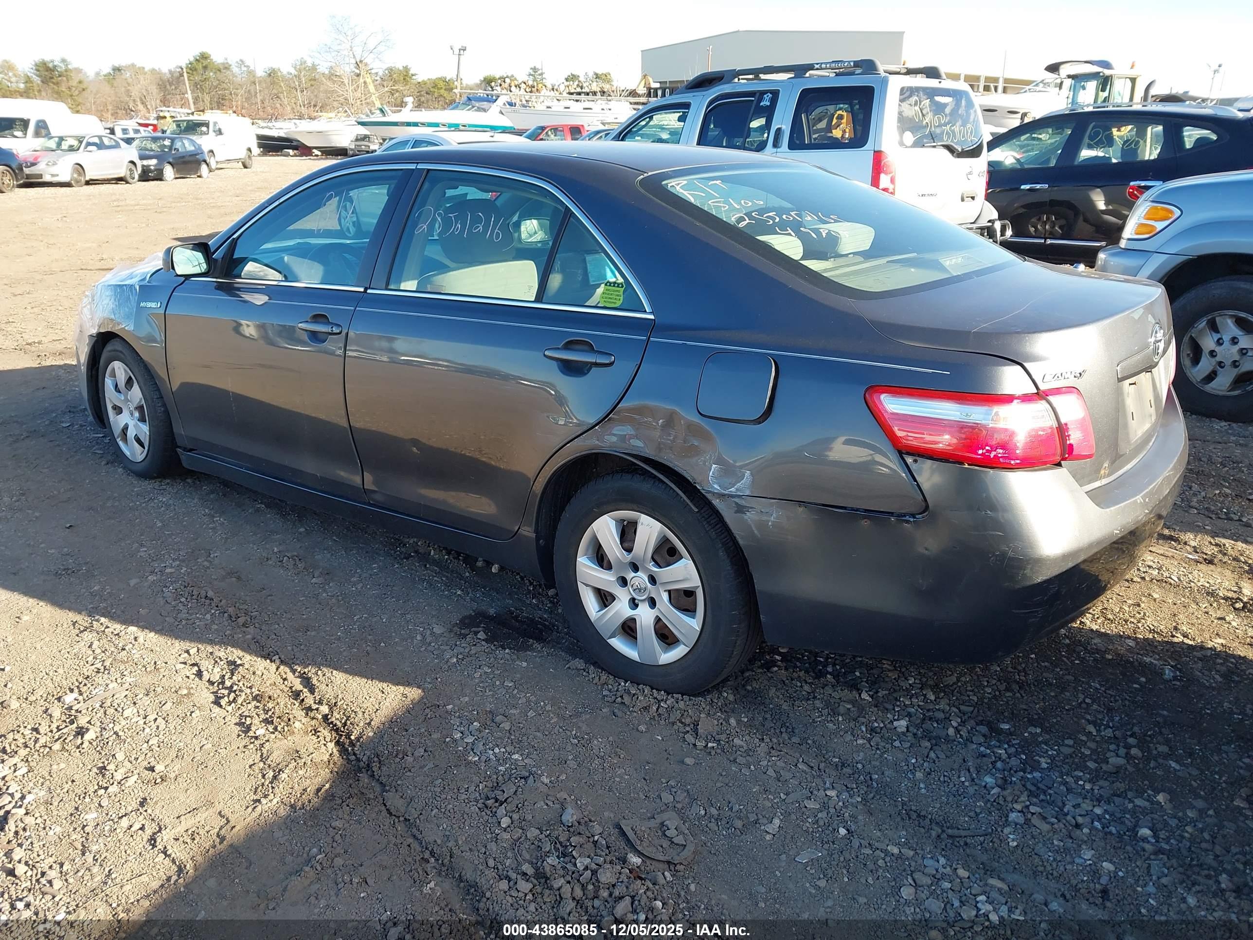 TOYOTA CAMRY image 3