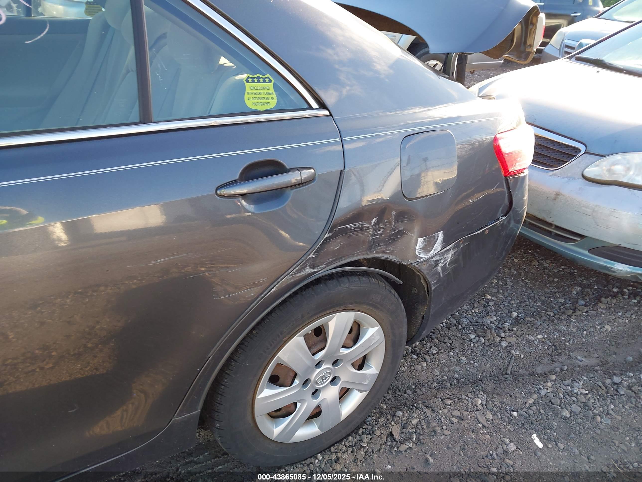 TOYOTA CAMRY image 6
