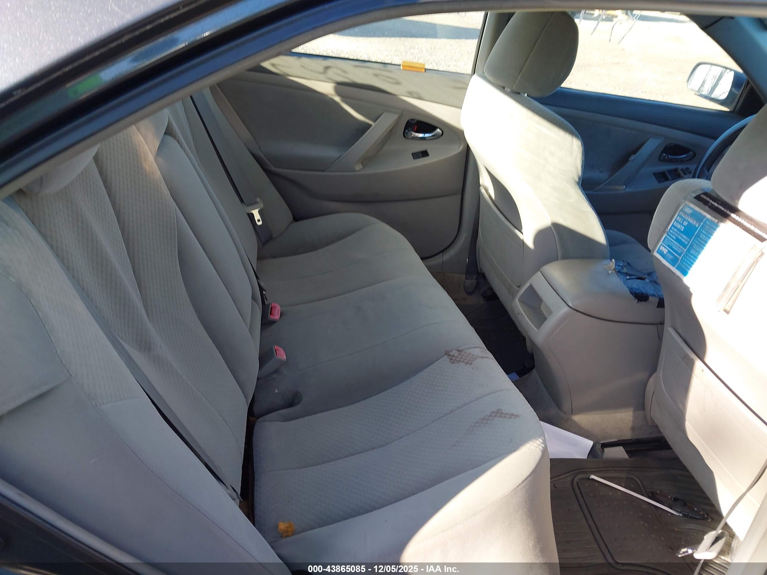 TOYOTA CAMRY image 8