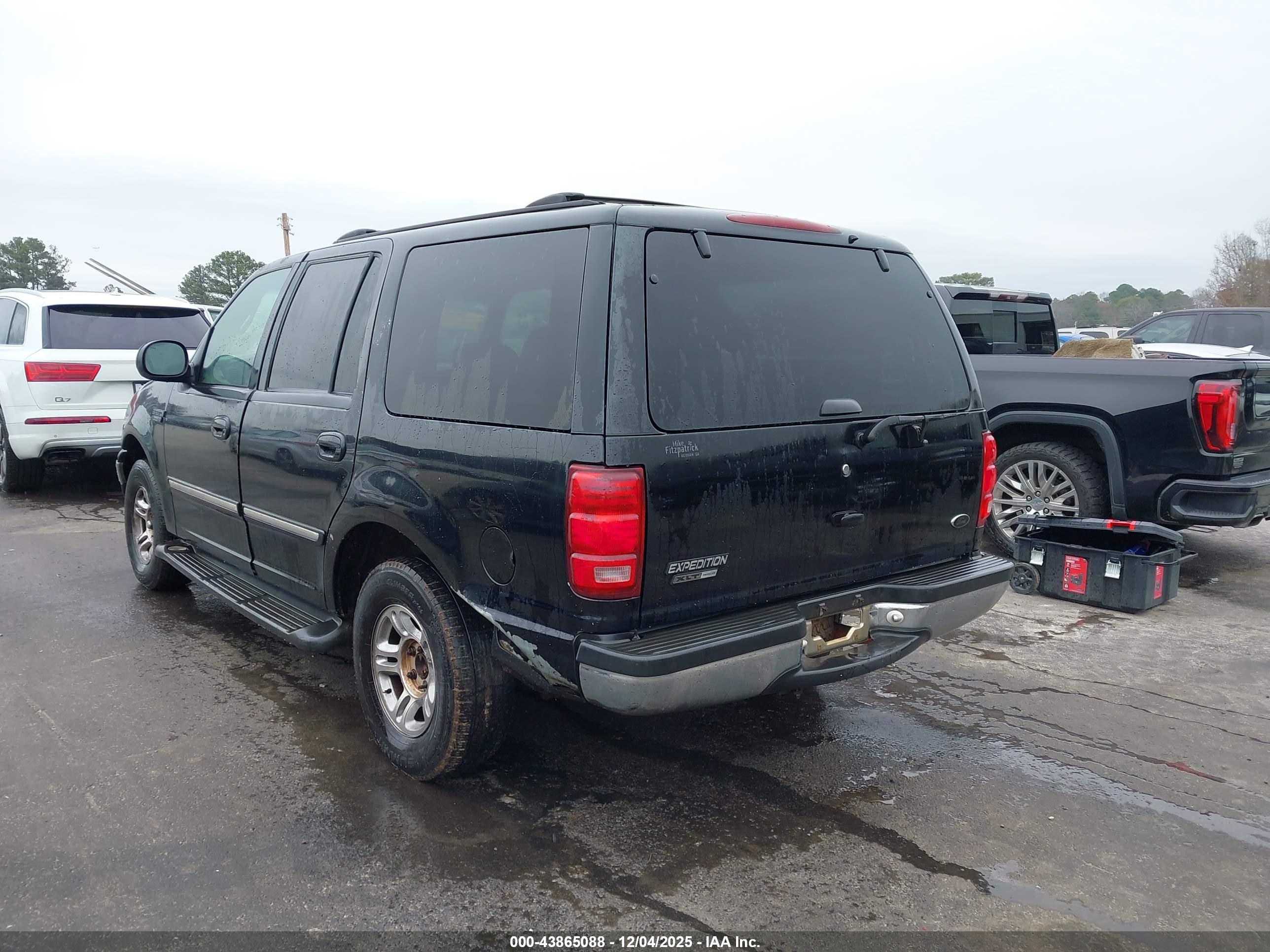 FORD EXPEDITION image 3