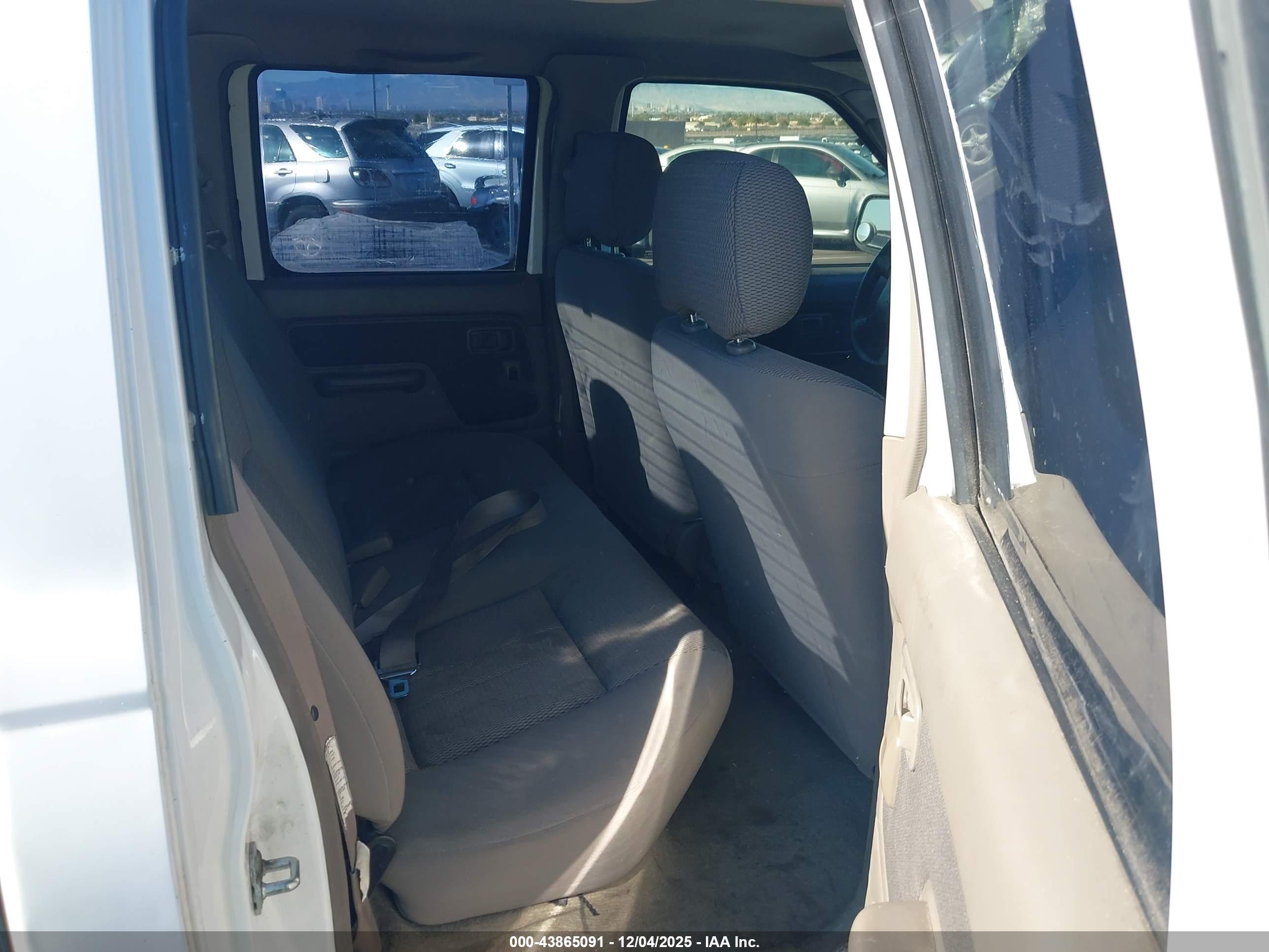 NISSAN FRONTIER image 8