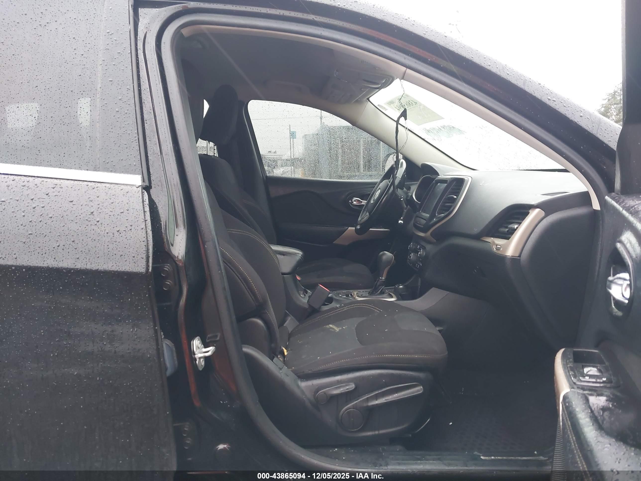 JEEP CHEROKEE image 5