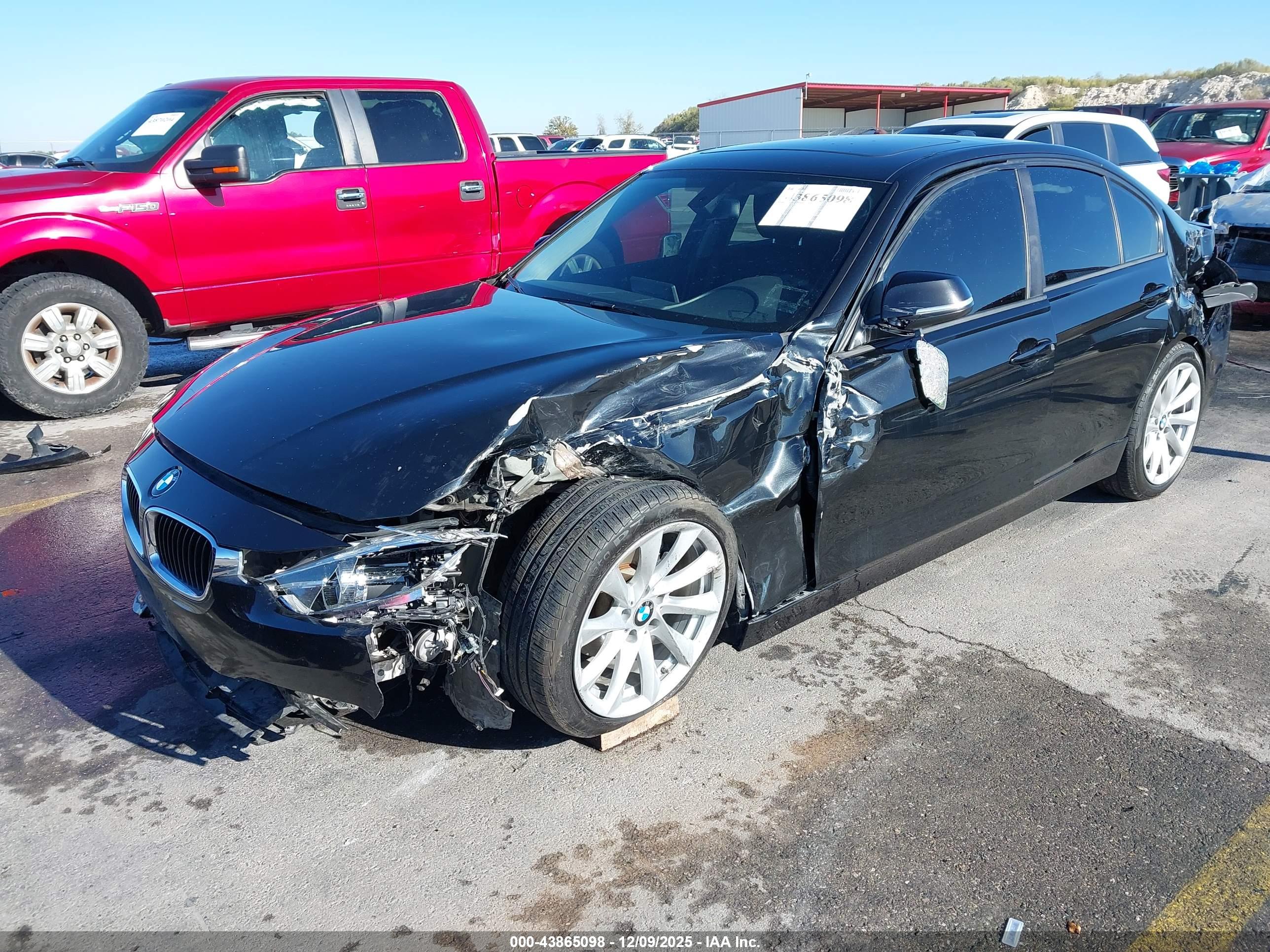 BMW 320I image 2