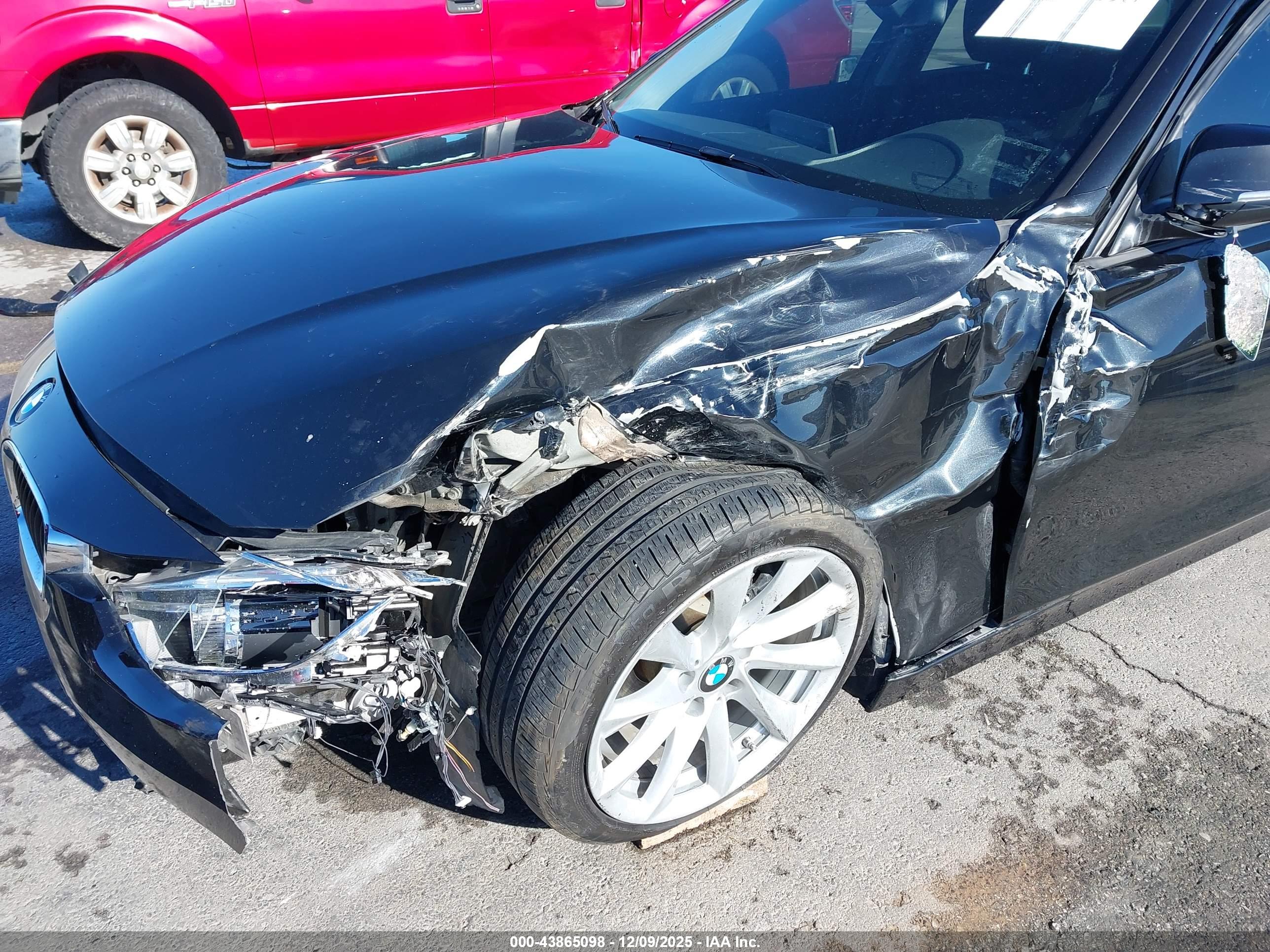 BMW 320I image 6