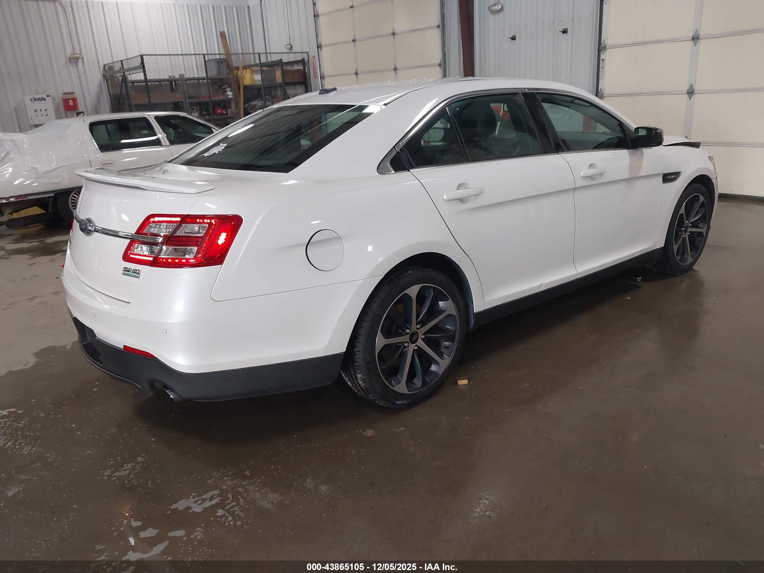 FORD TAURUS image 4