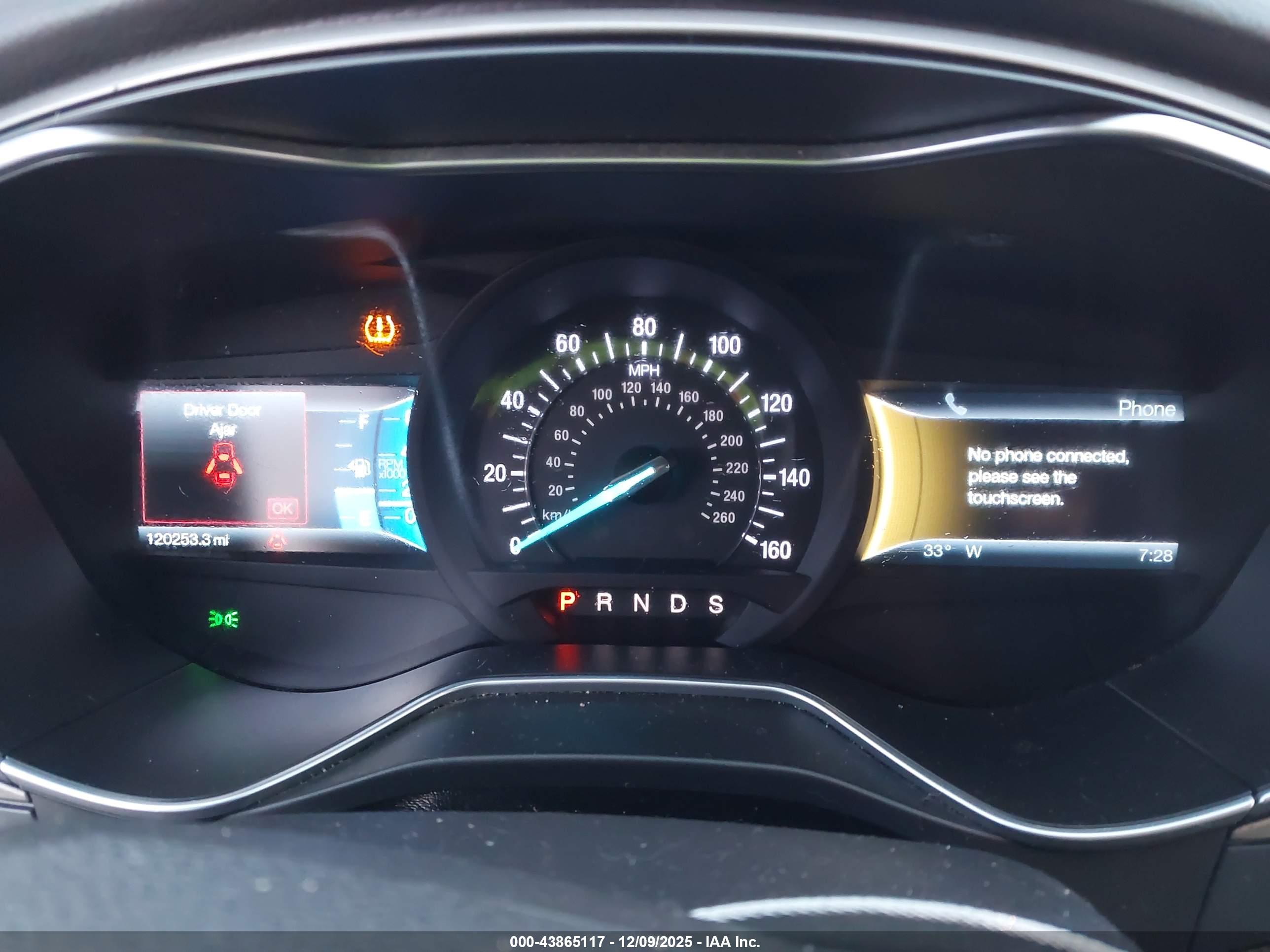 FORD FUSION image 7
