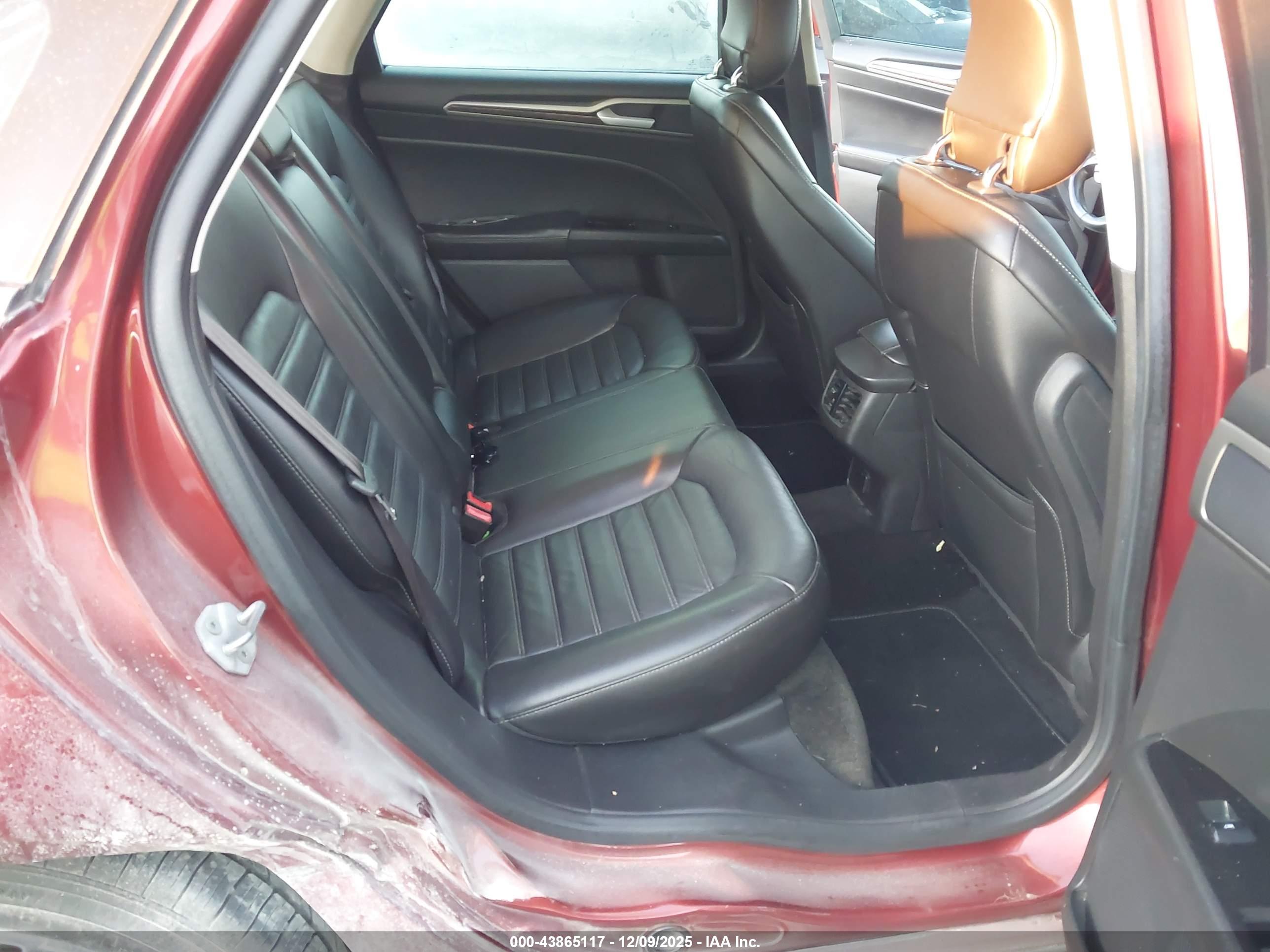 FORD FUSION image 8