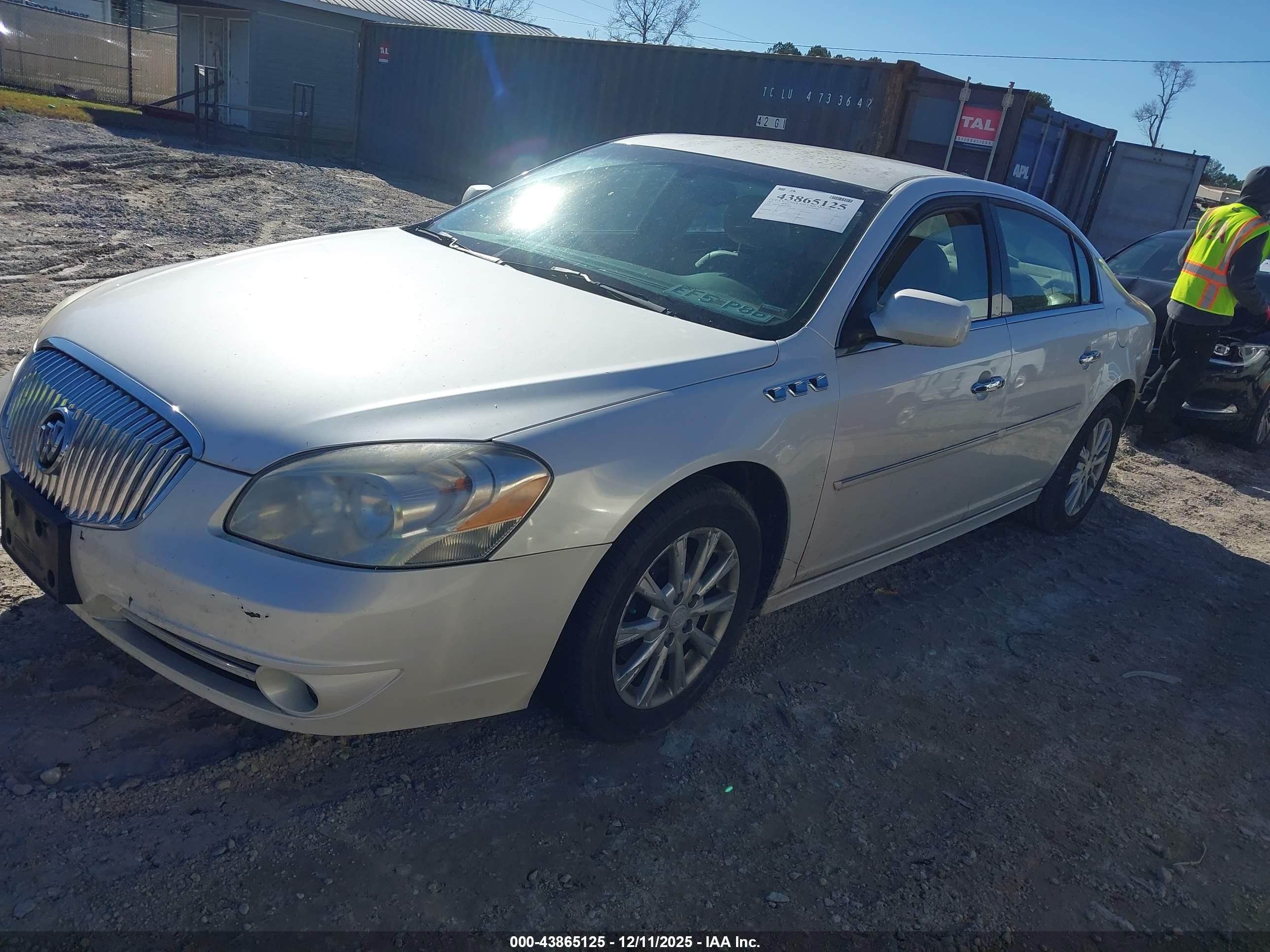 BUICK LUCERNE image 2