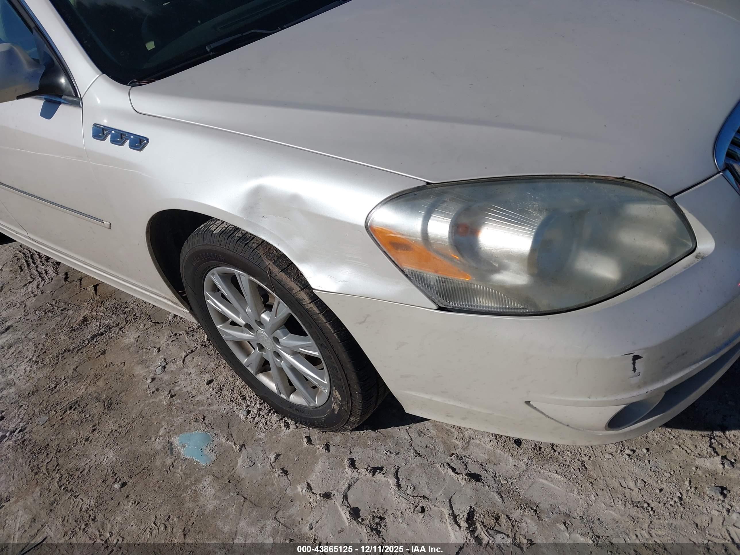 BUICK LUCERNE image 6