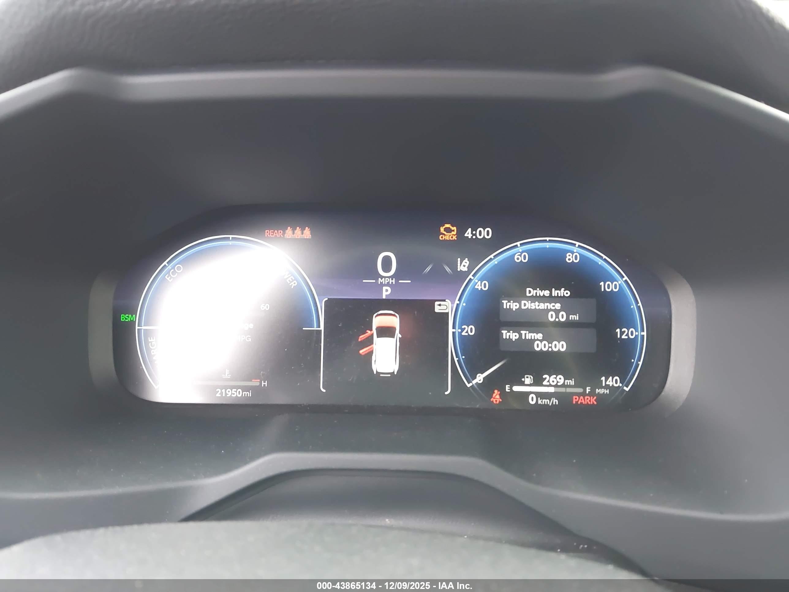 TOYOTA RAV4 image 7