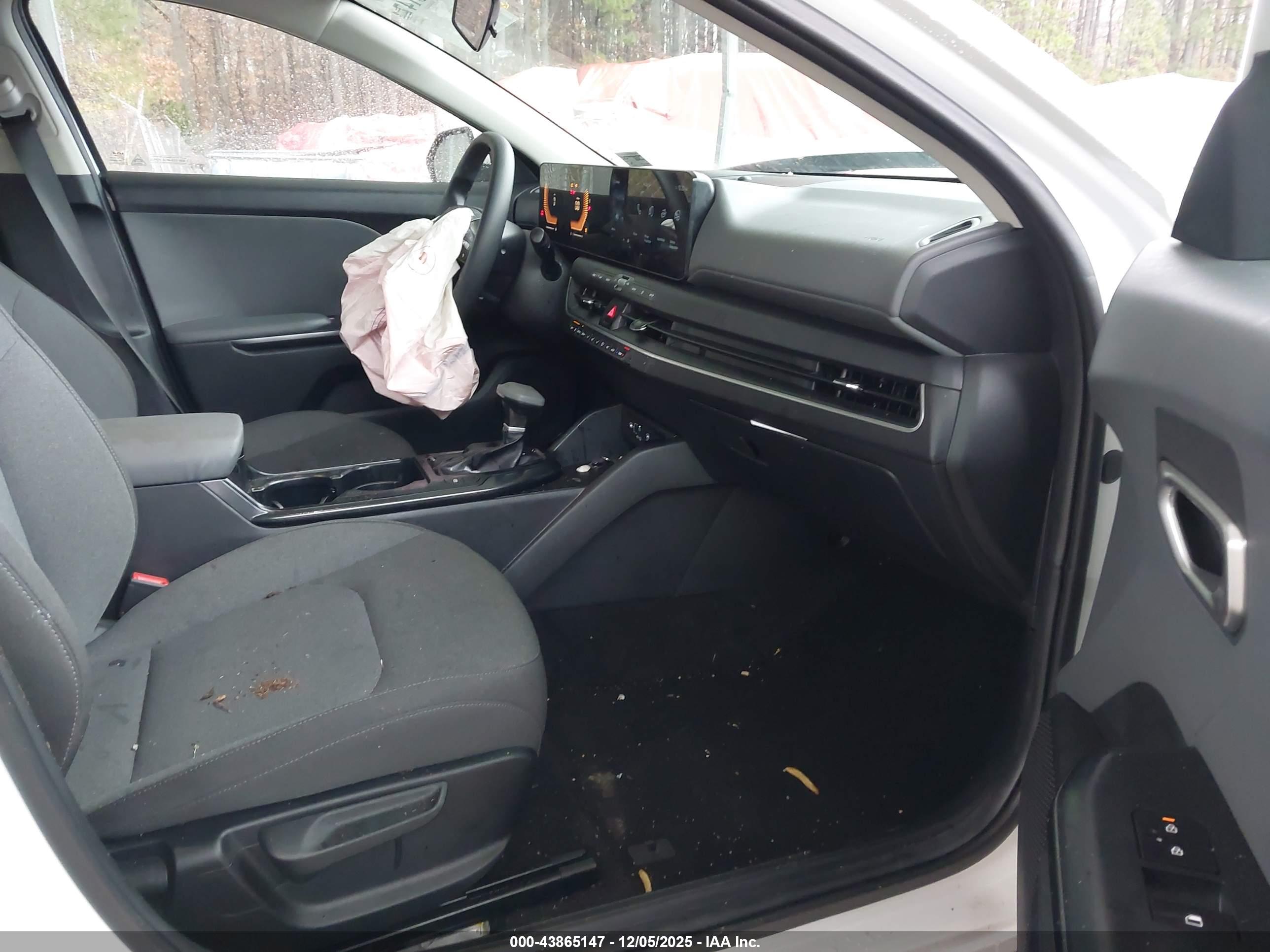 KIA K4 image 5