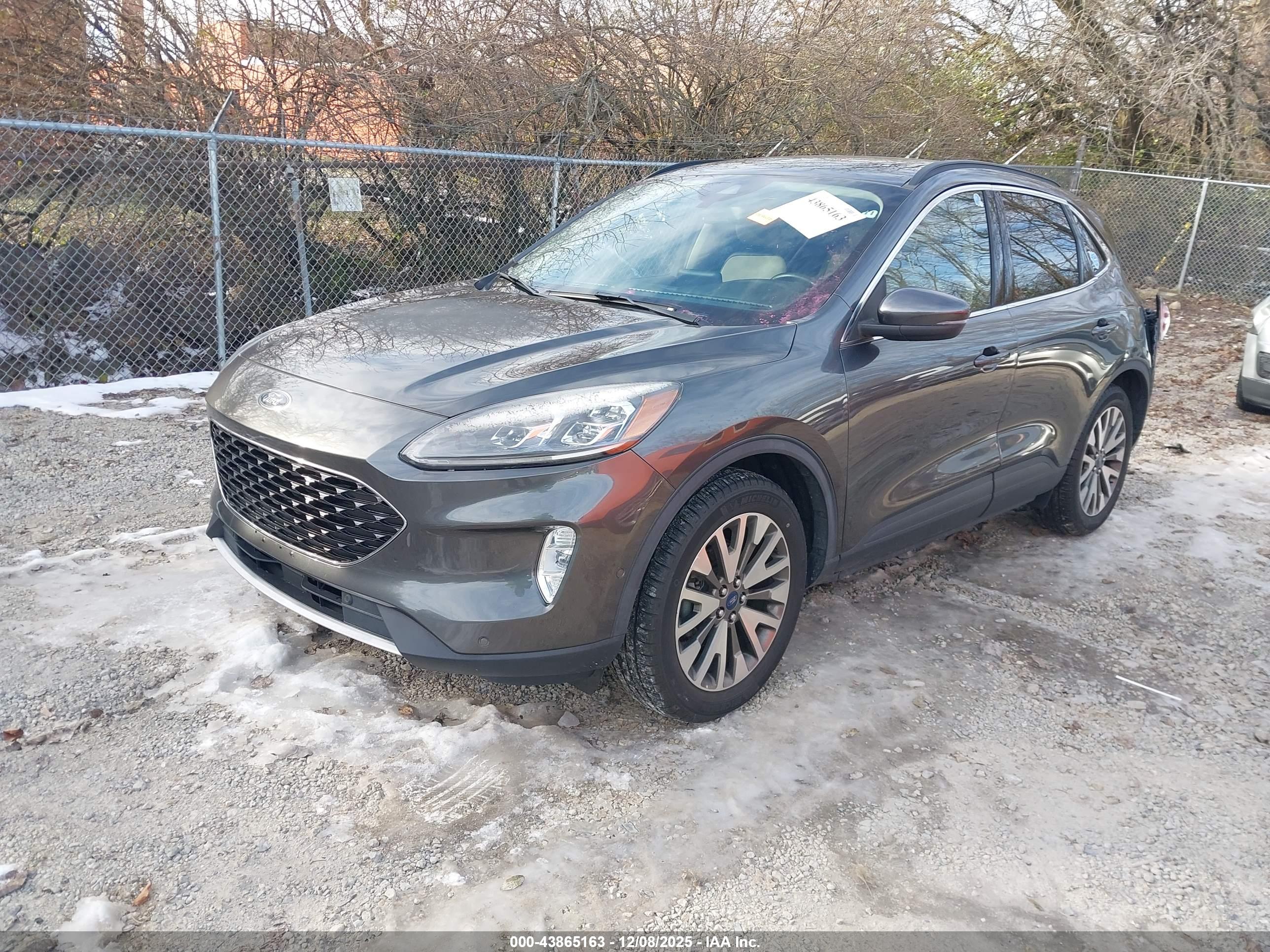FORD ESCAPE image 2