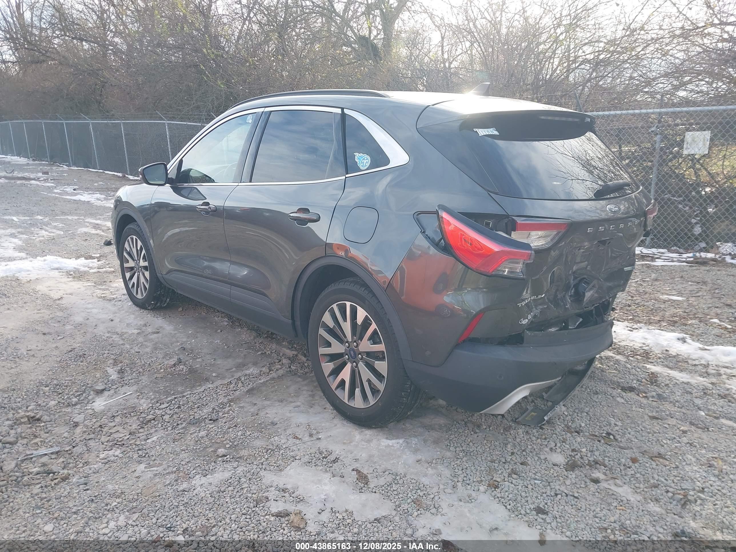 FORD ESCAPE image 3