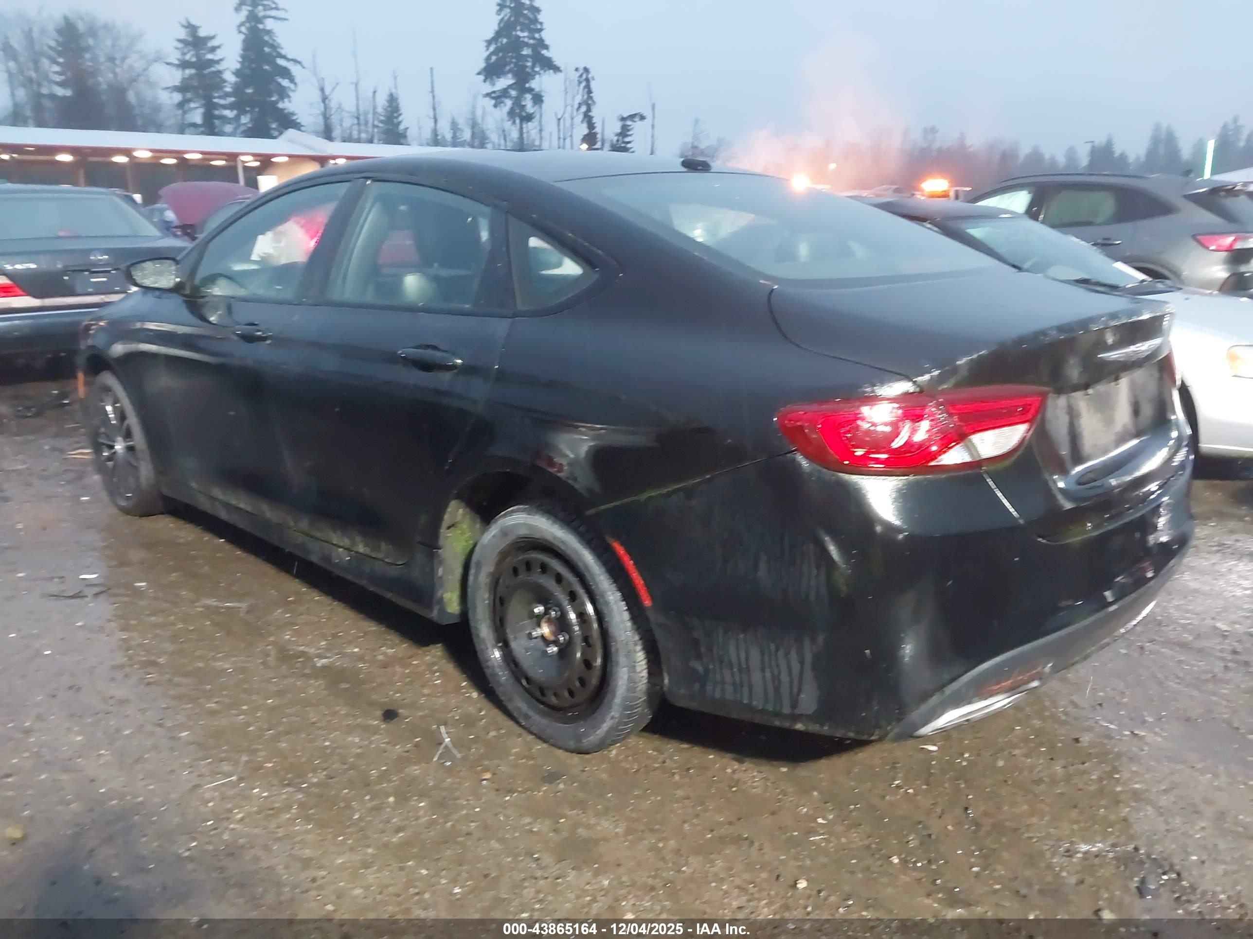 CHRYSLER 200 image 3