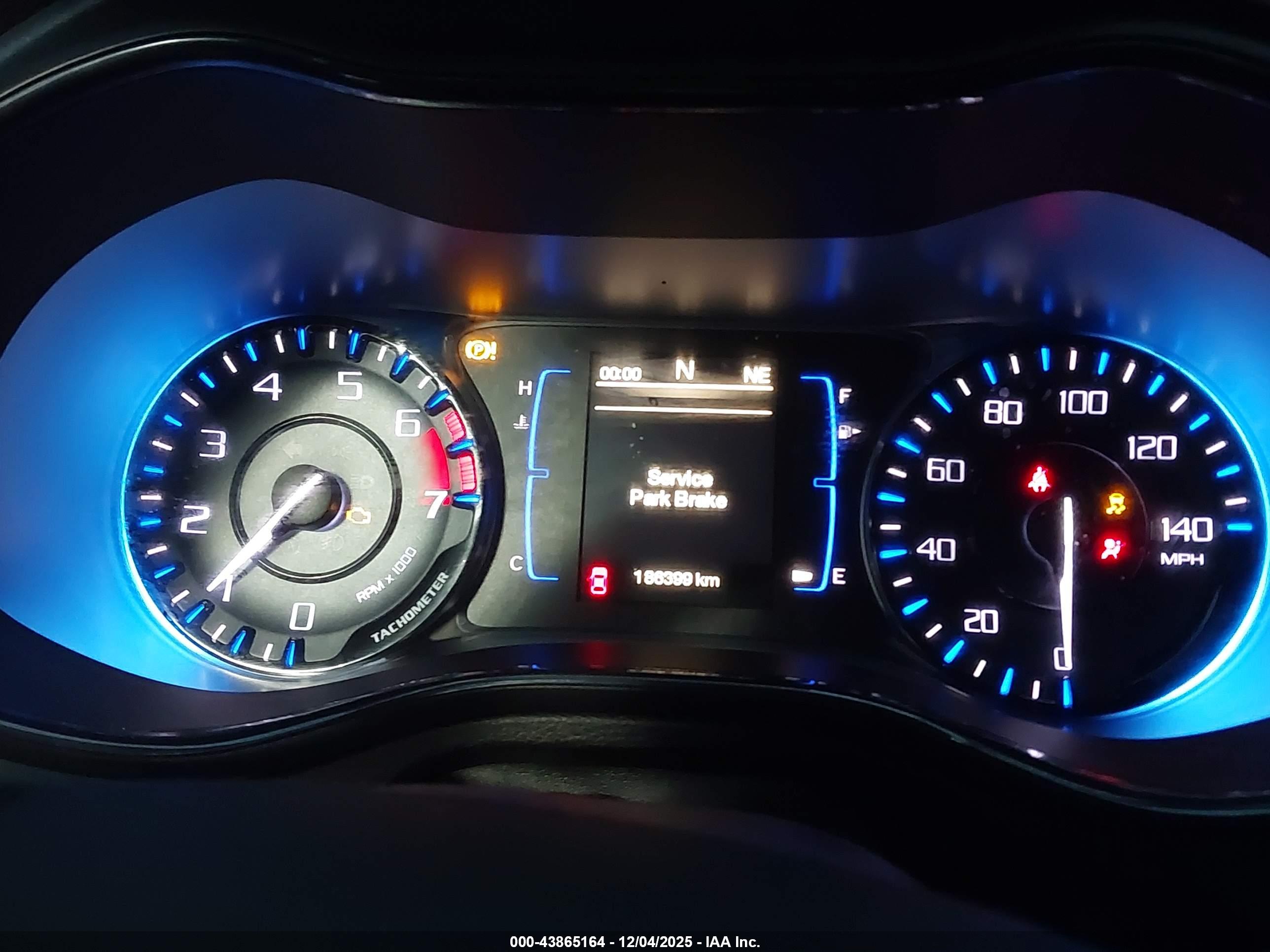 CHRYSLER 200 image 7