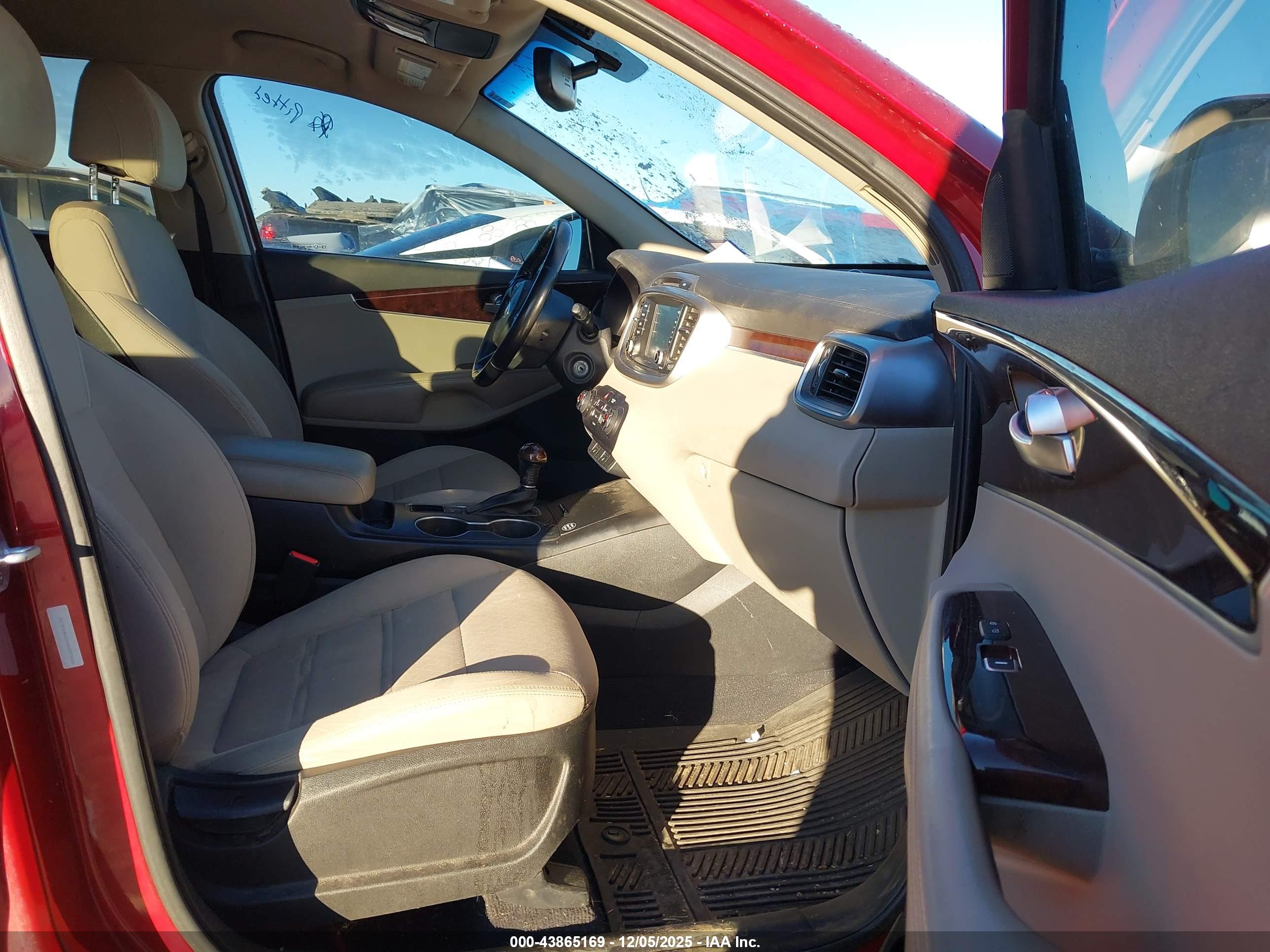 KIA SORENTO image 5
