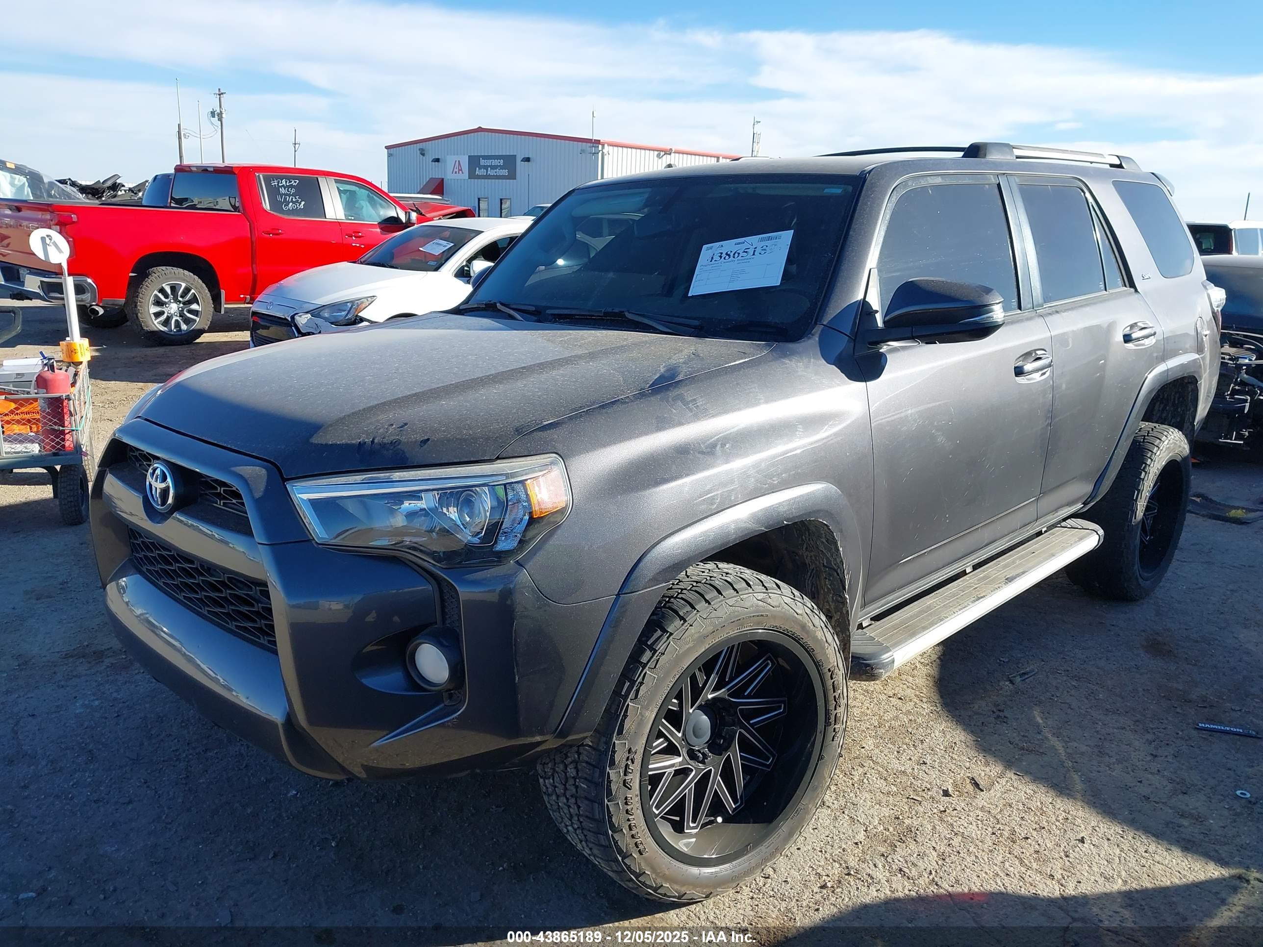TOYOTA 4RUNNER image 2