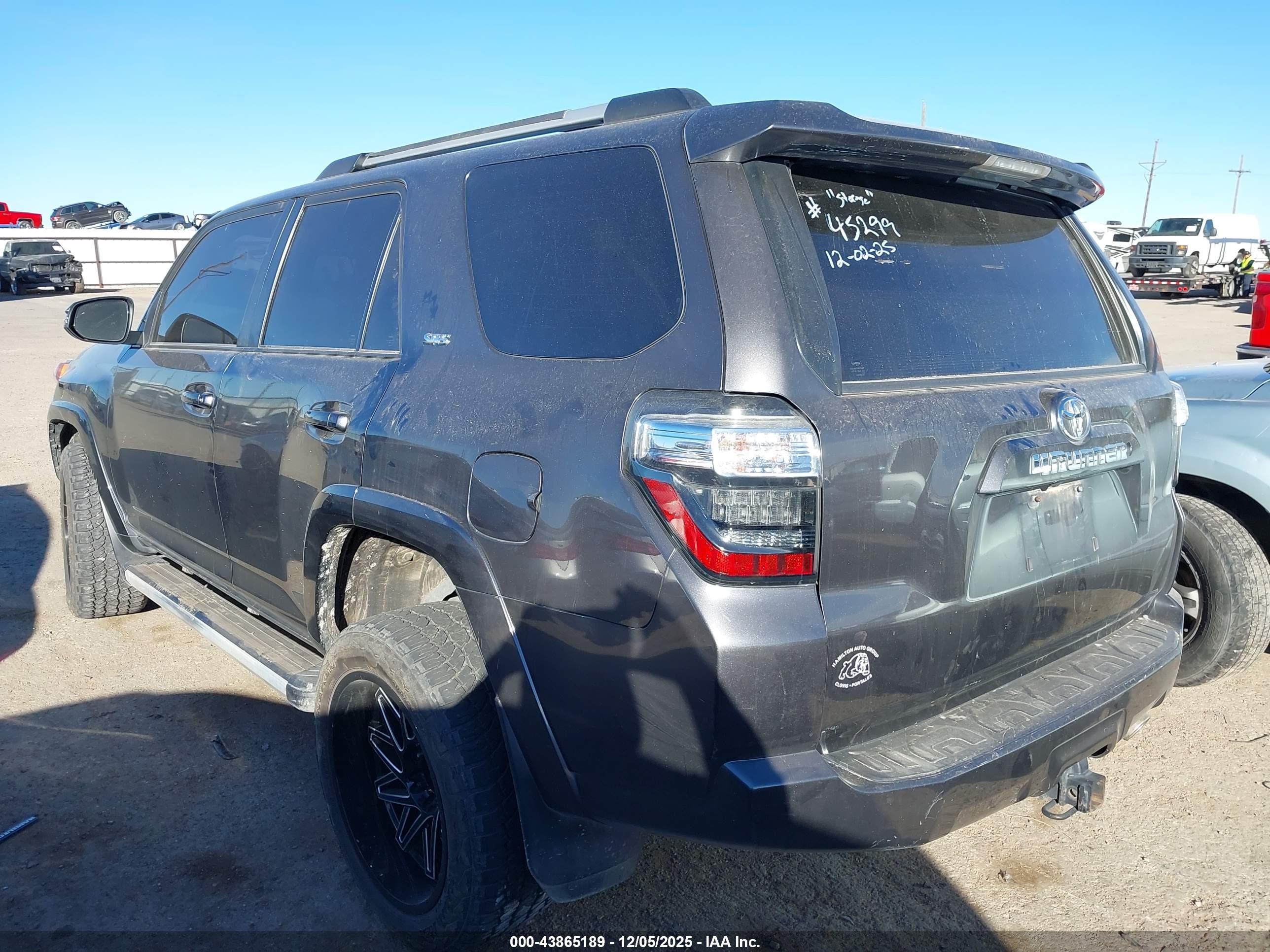 TOYOTA 4RUNNER image 3