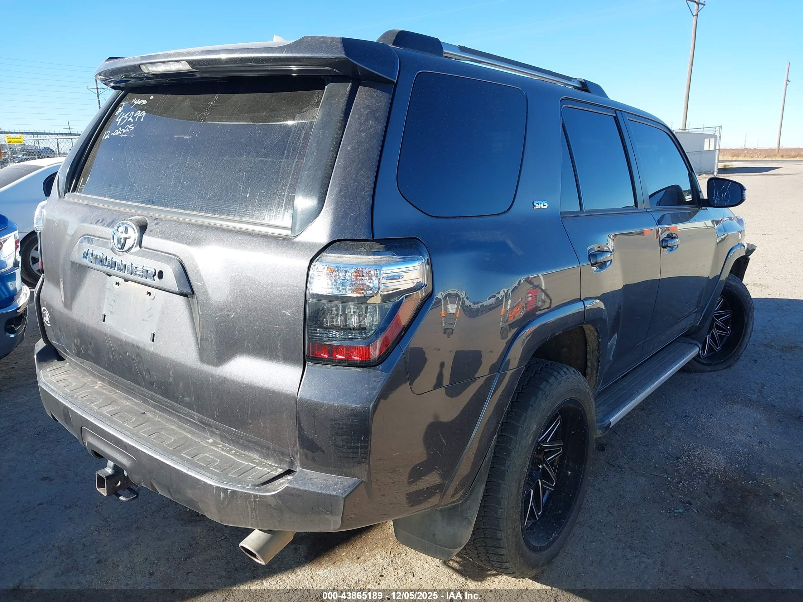 TOYOTA 4RUNNER image 4