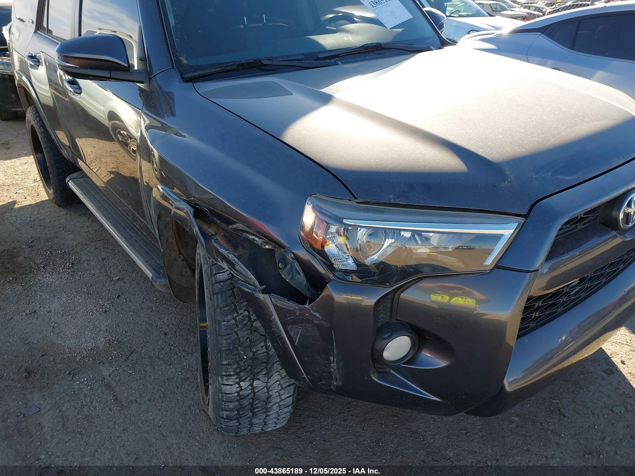 TOYOTA 4RUNNER image 6
