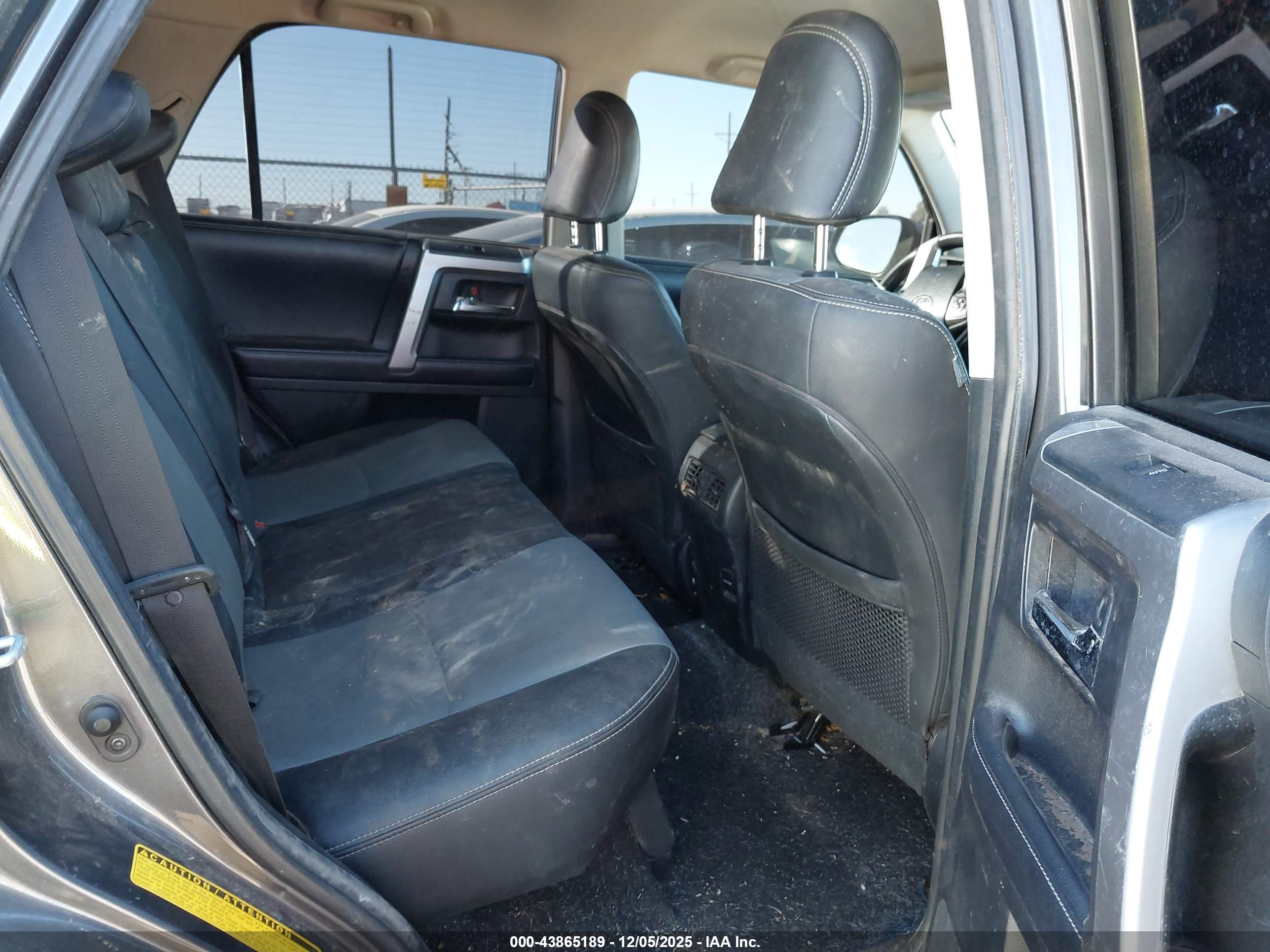TOYOTA 4RUNNER image 8