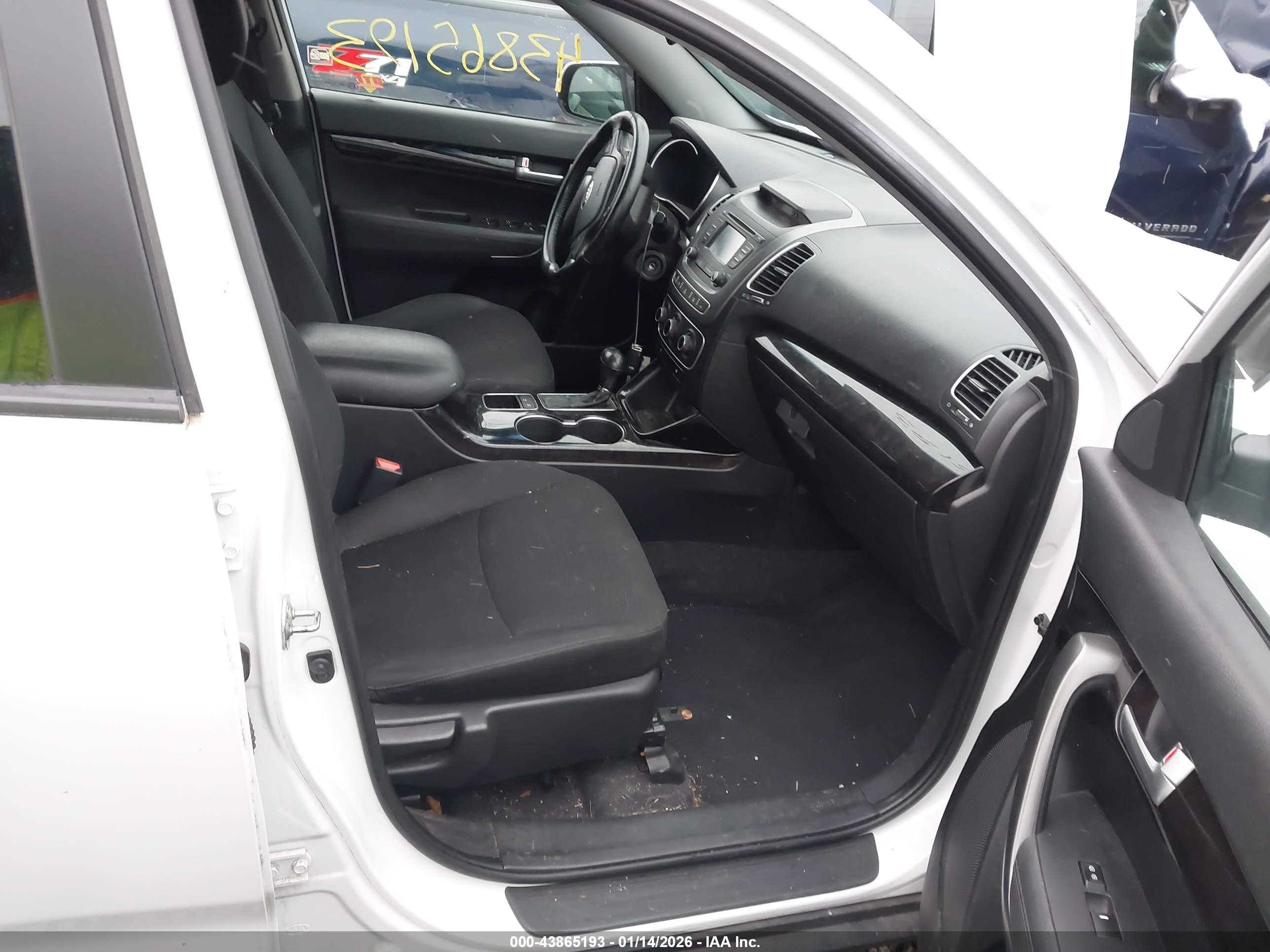 KIA SORENTO image 5
