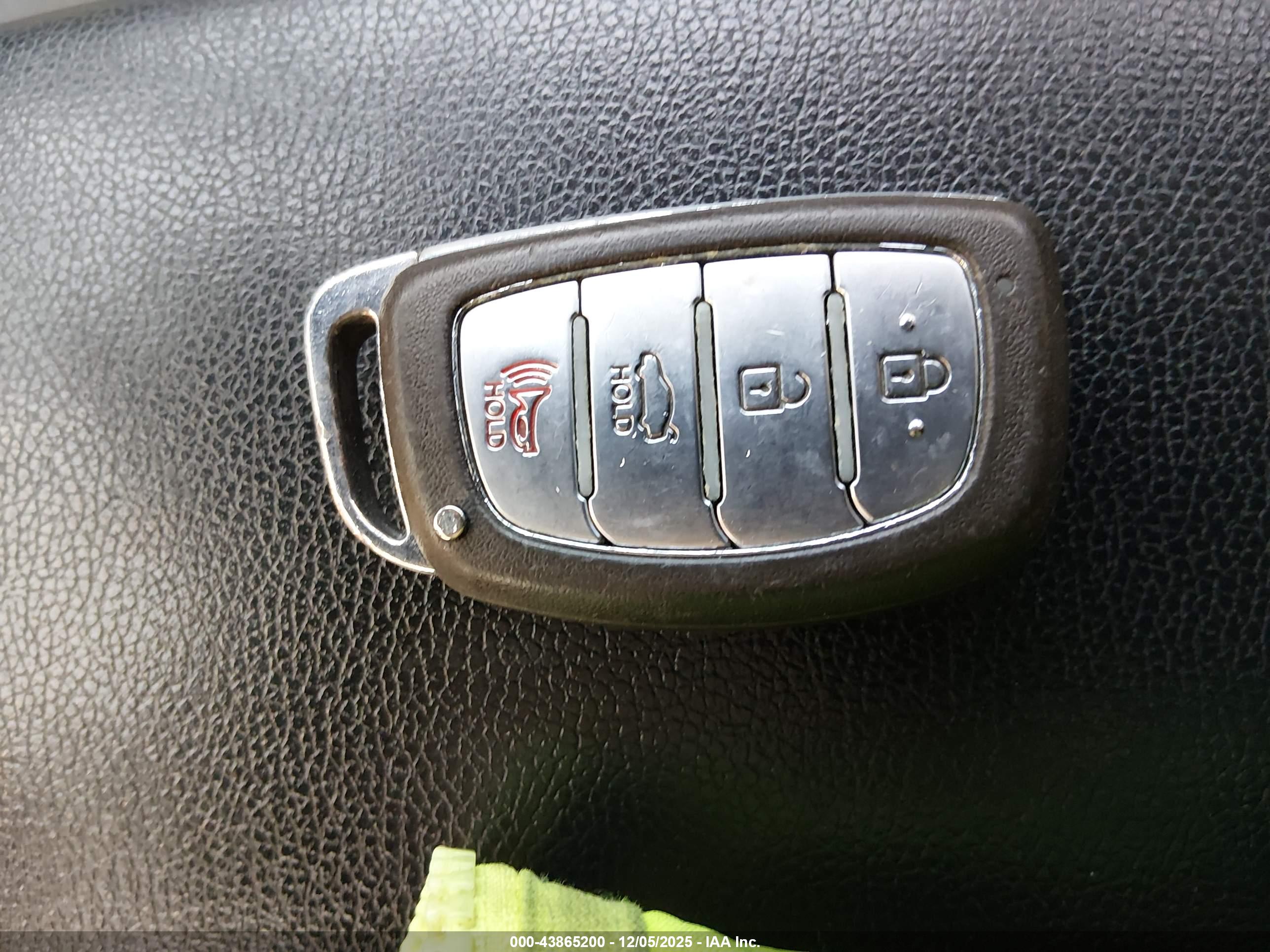 HYUNDAI ELANTRA image 11