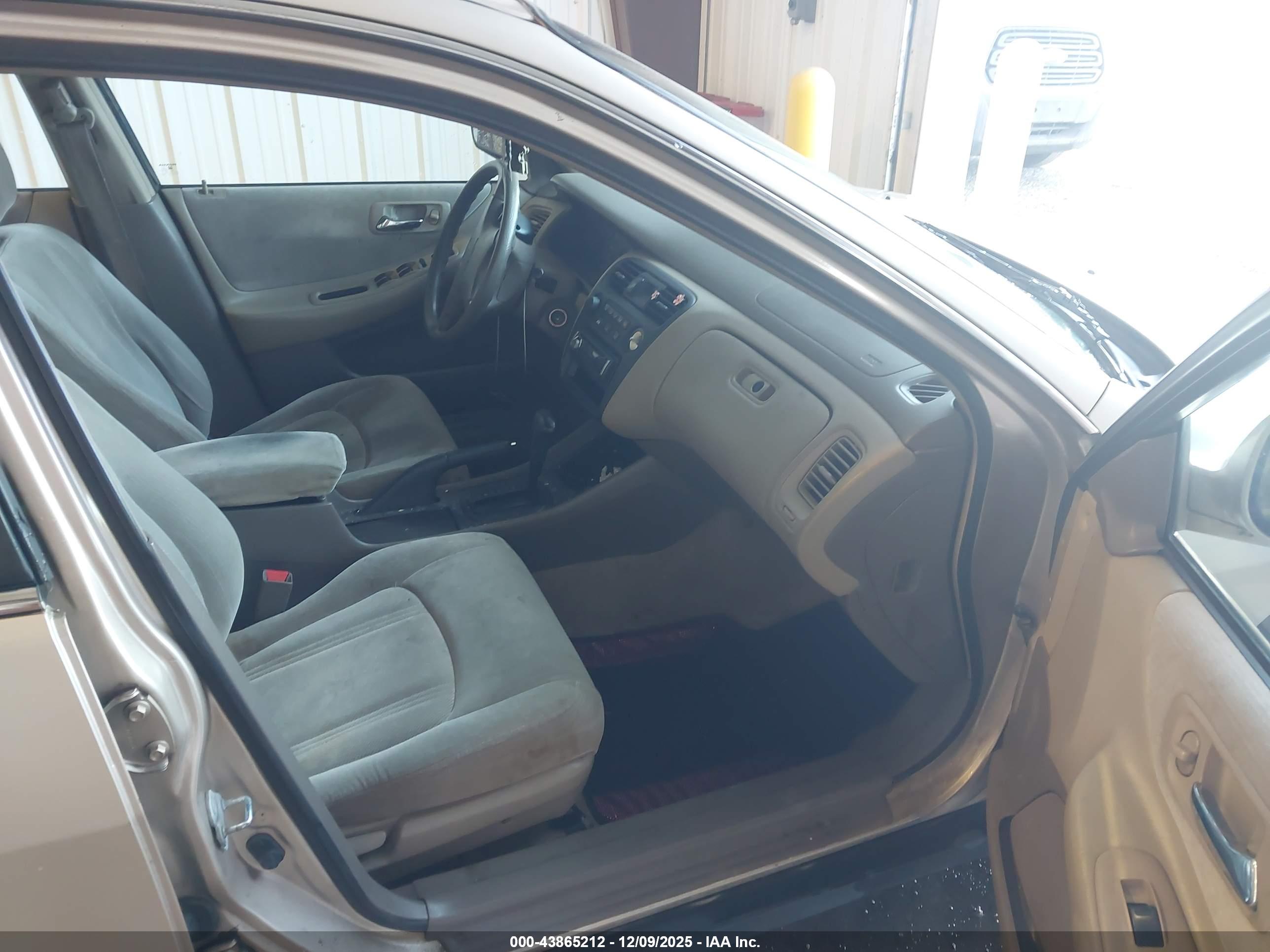 HONDA ACCORD image 5