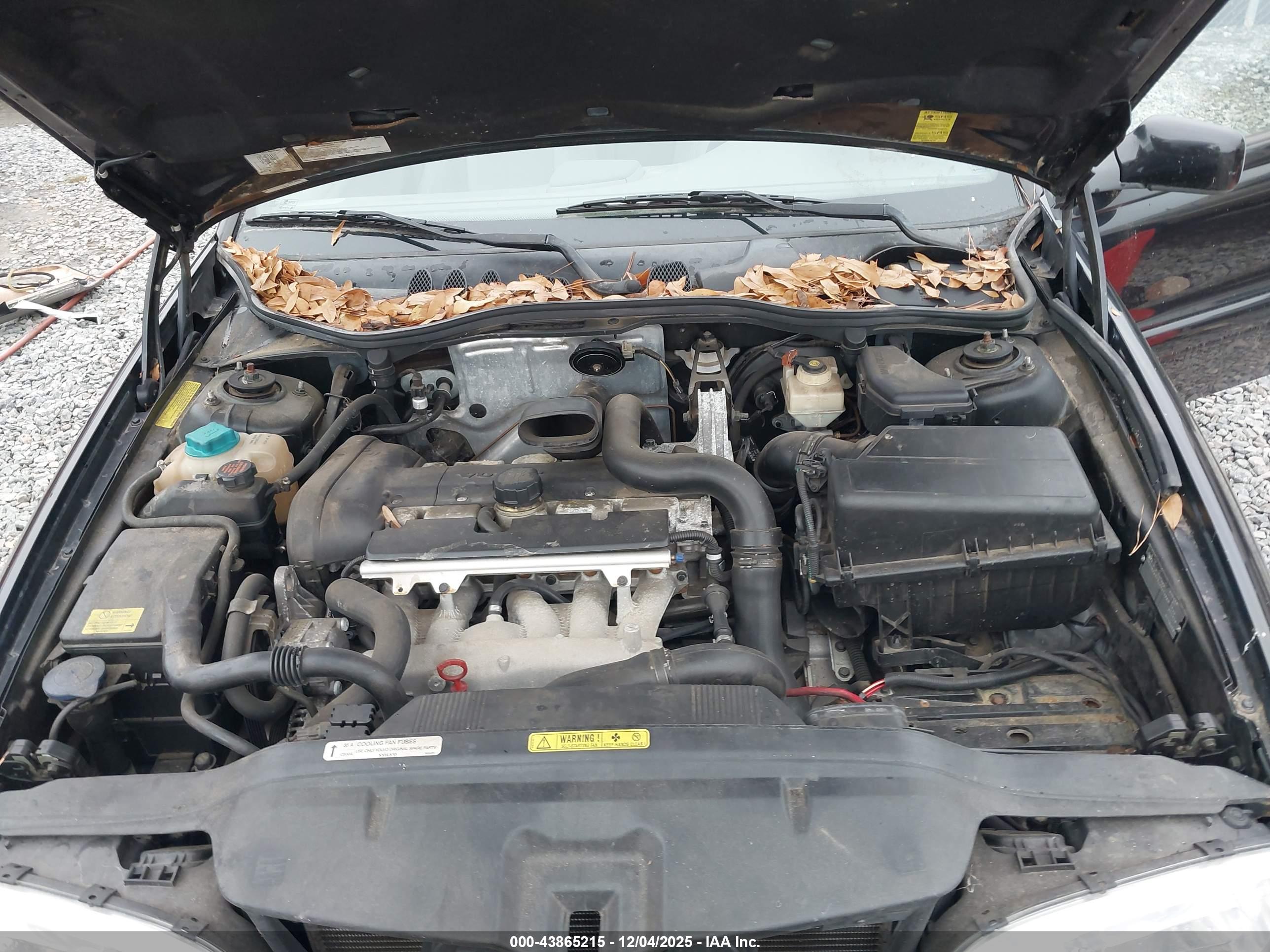 VOLVO C70 image 10