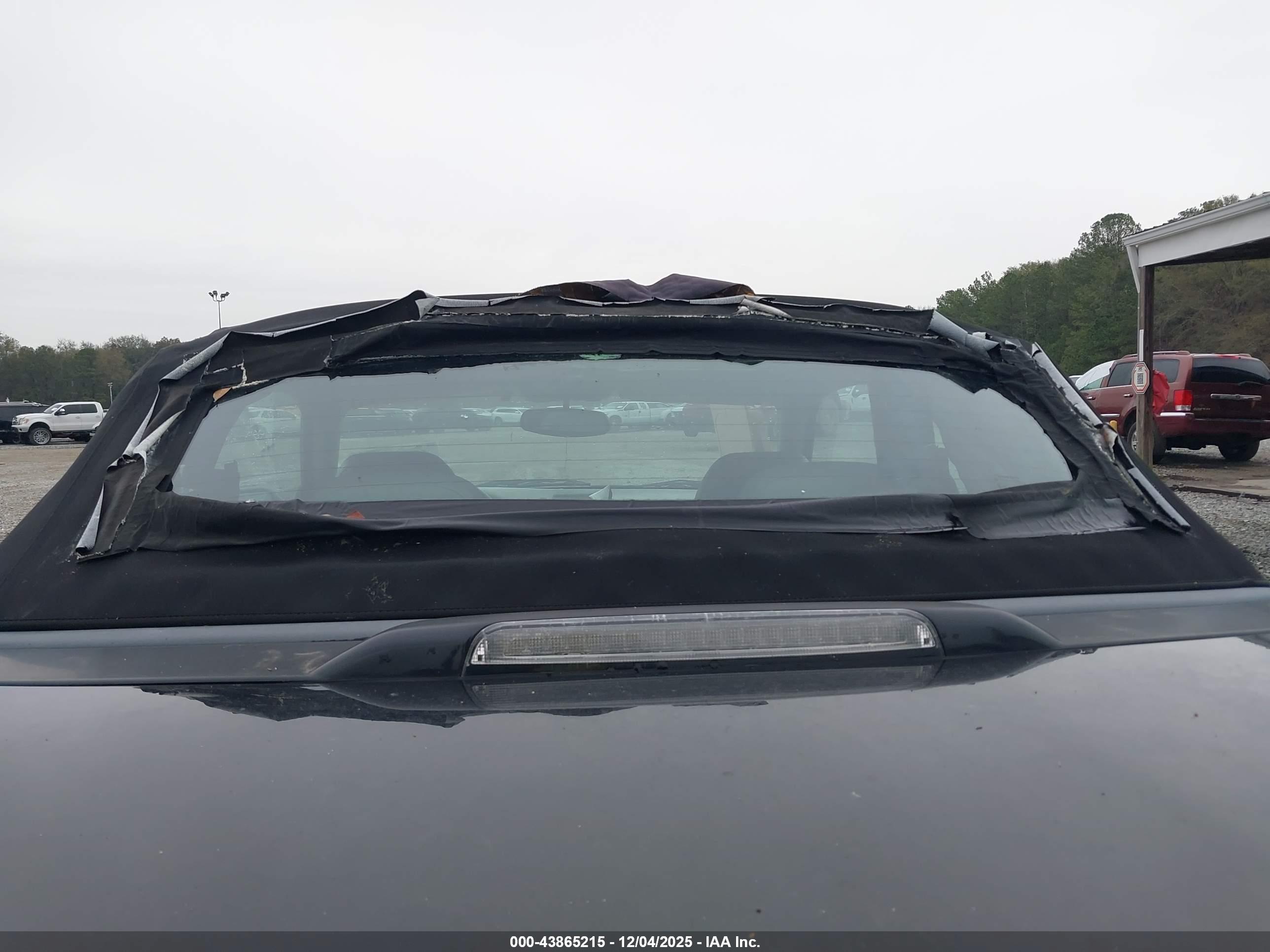 VOLVO C70 image 6