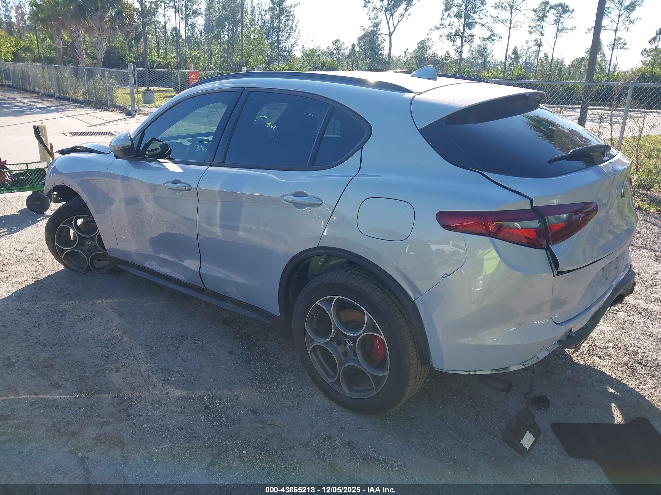ALFA ROMEO image 3
