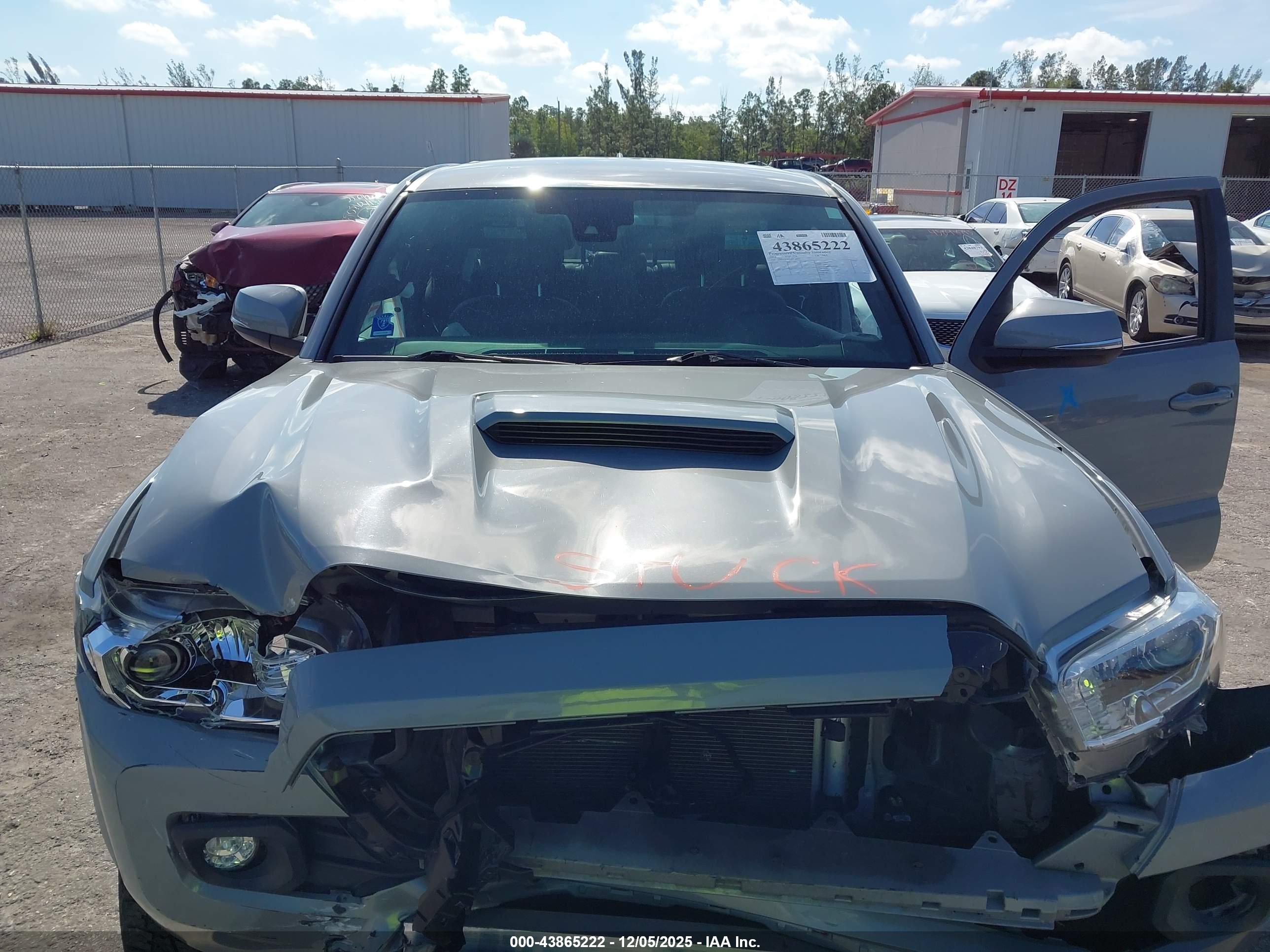 TOYOTA TACOMA image 10