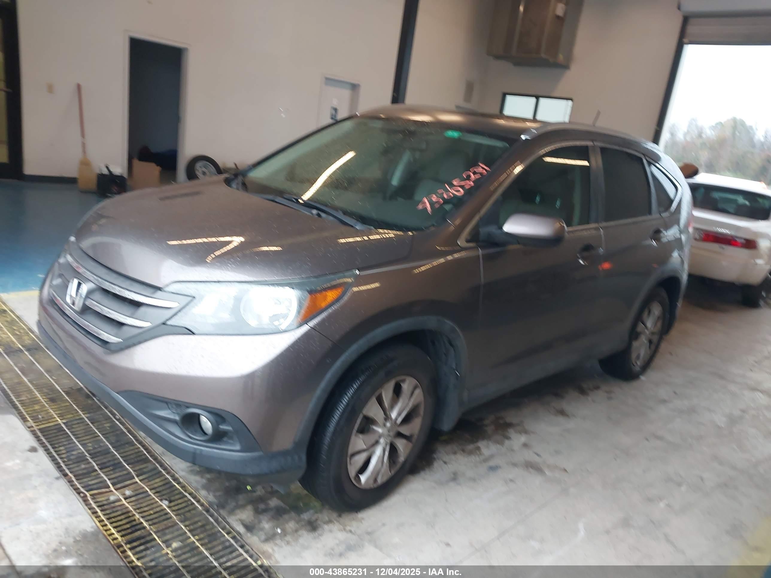HONDA CR-V image 2
