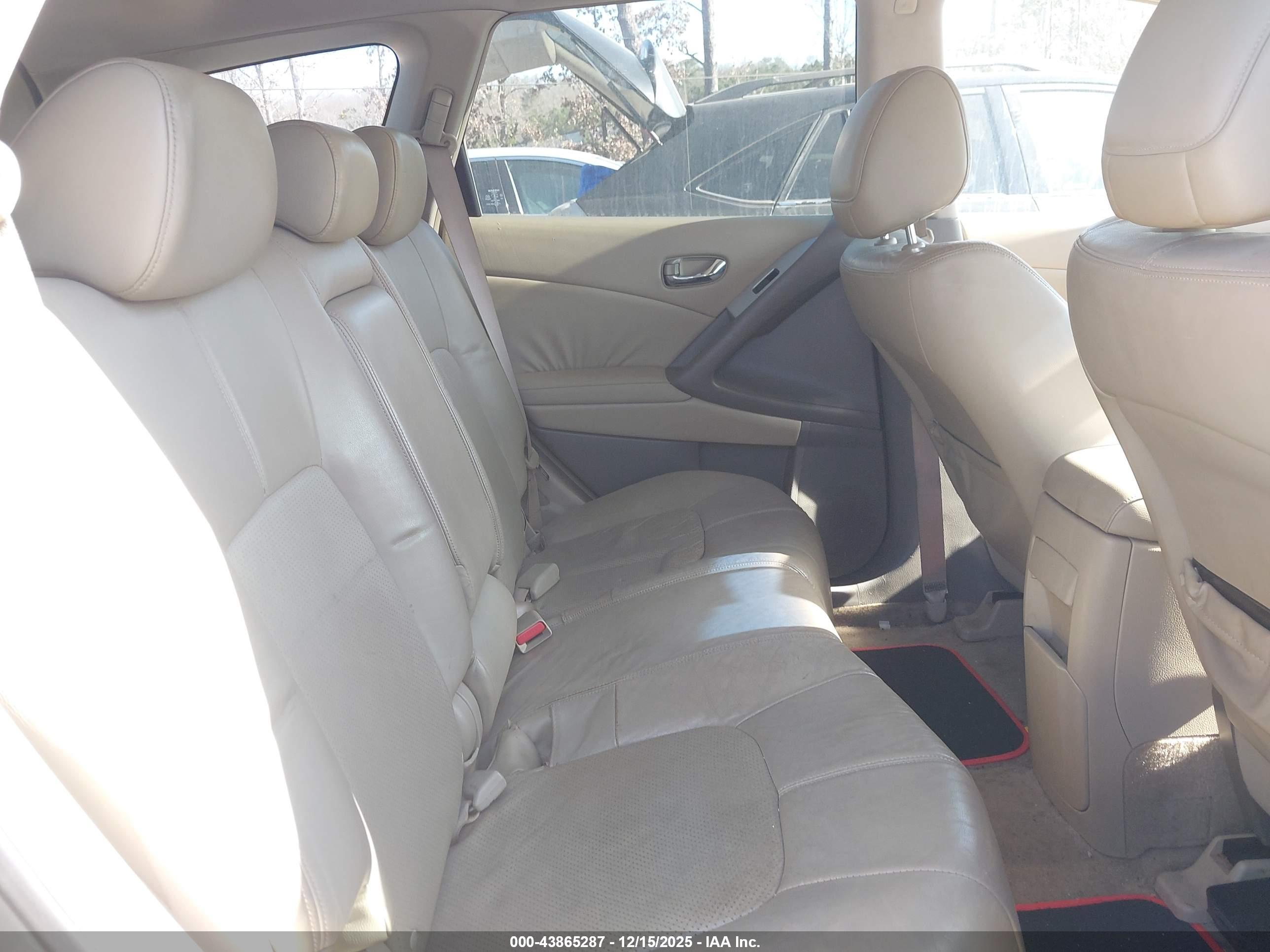NISSAN MURANO image 8
