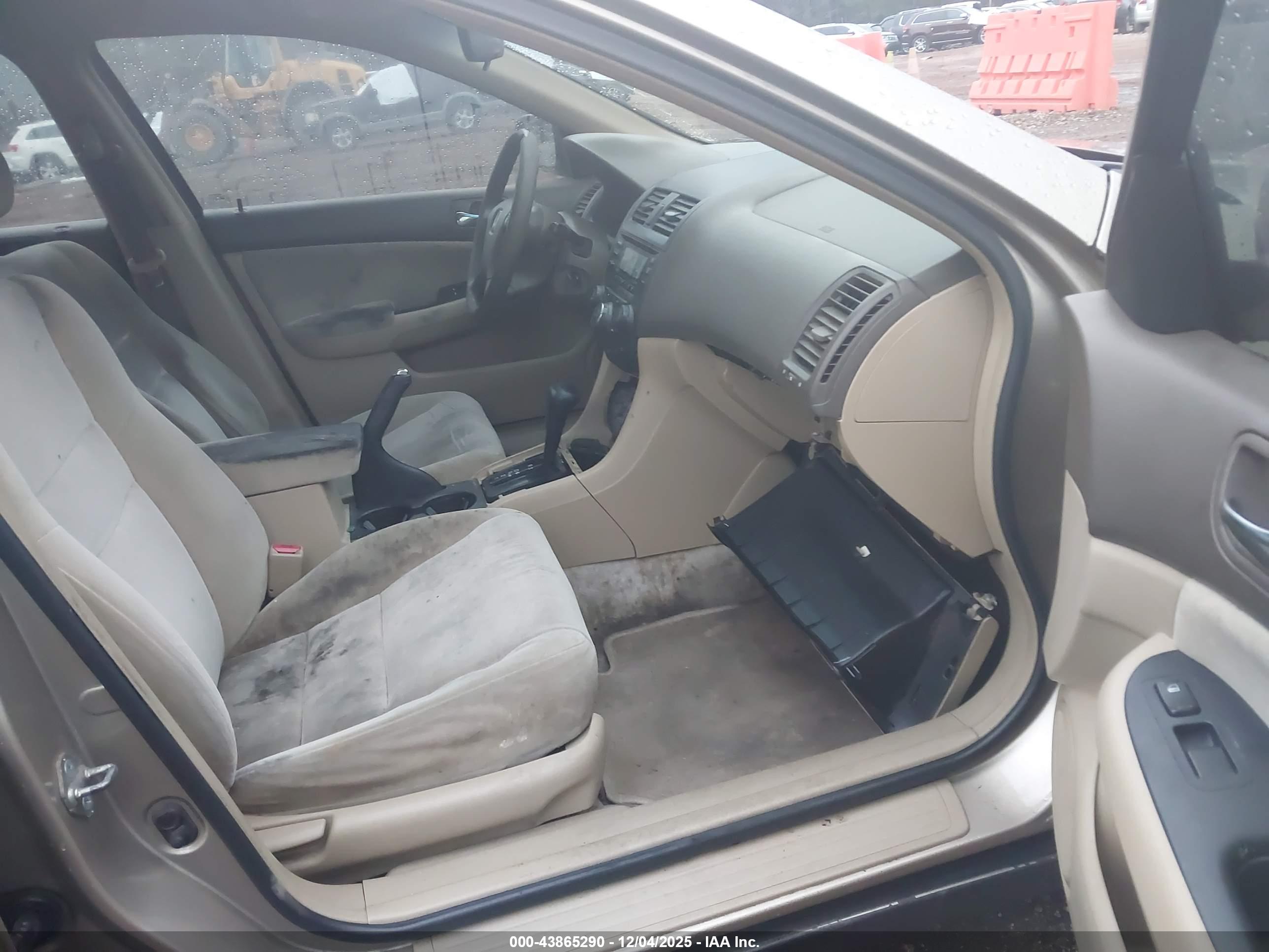 HONDA ACCORD image 5