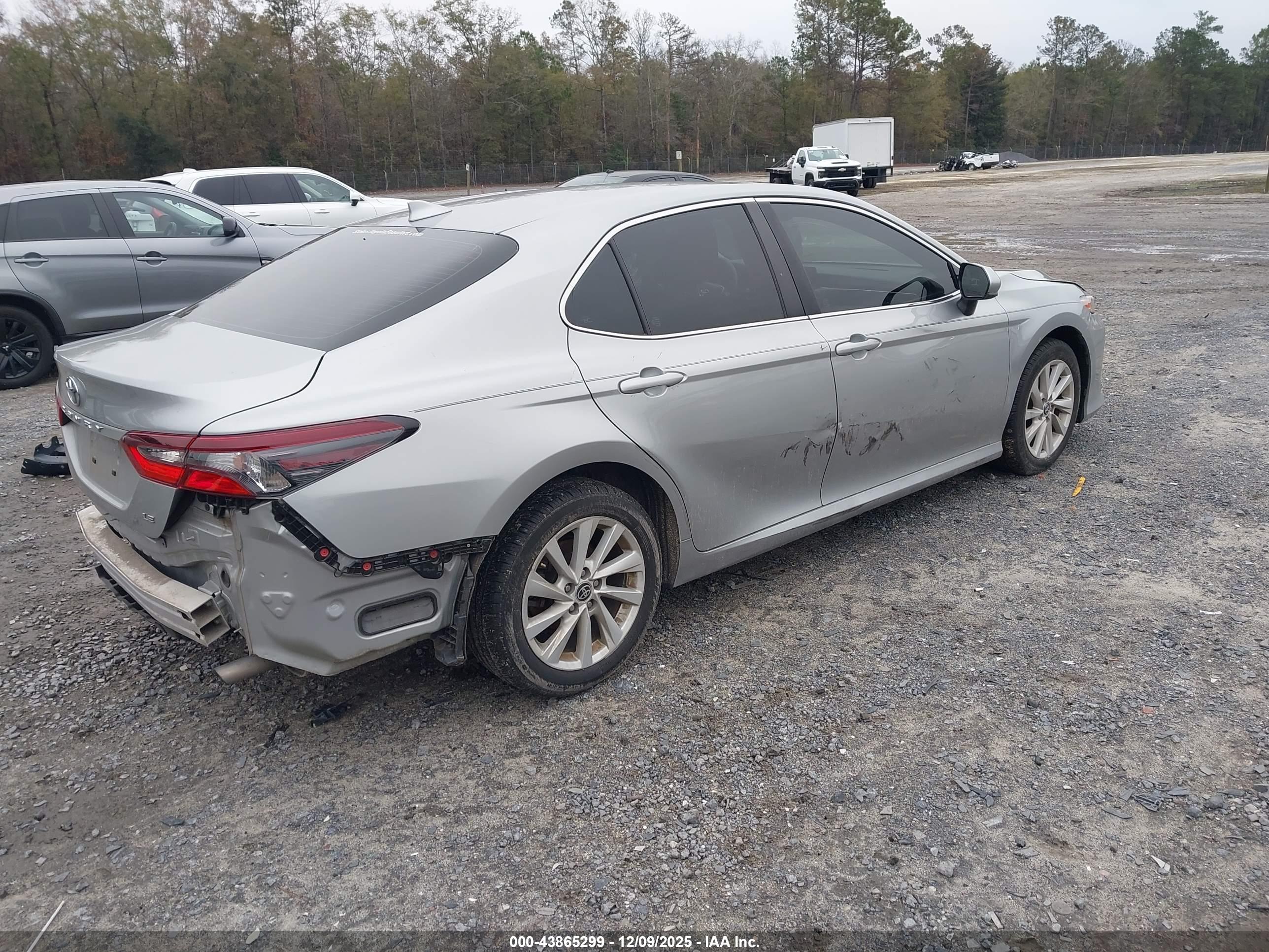 TOYOTA CAMRY image 4