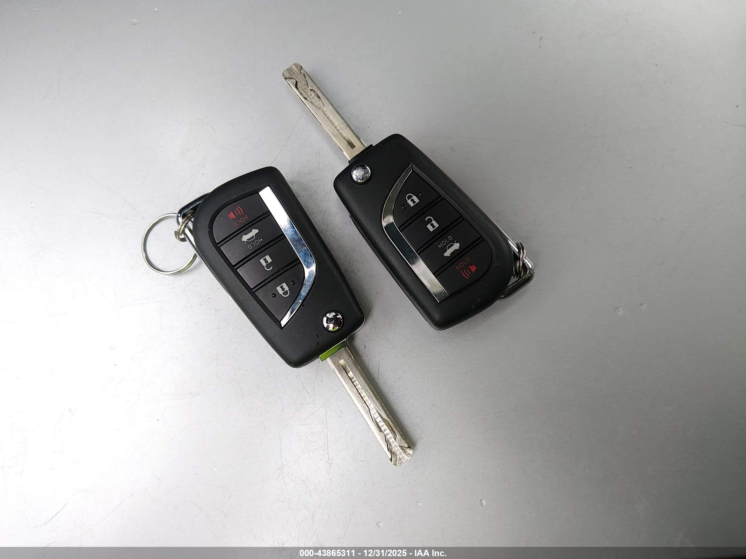 TOYOTA COROLLA image 11