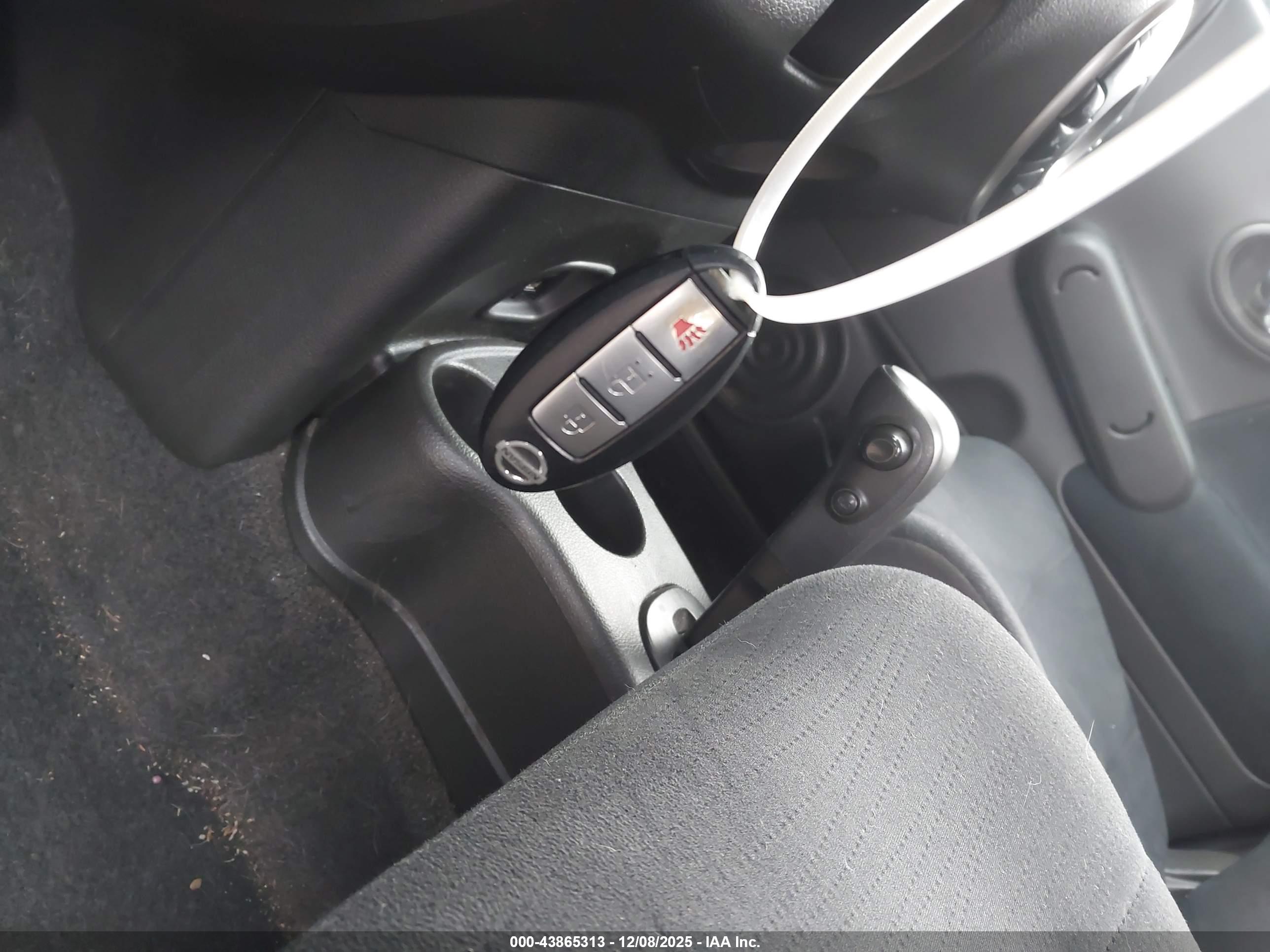 NISSAN CUBE image 11