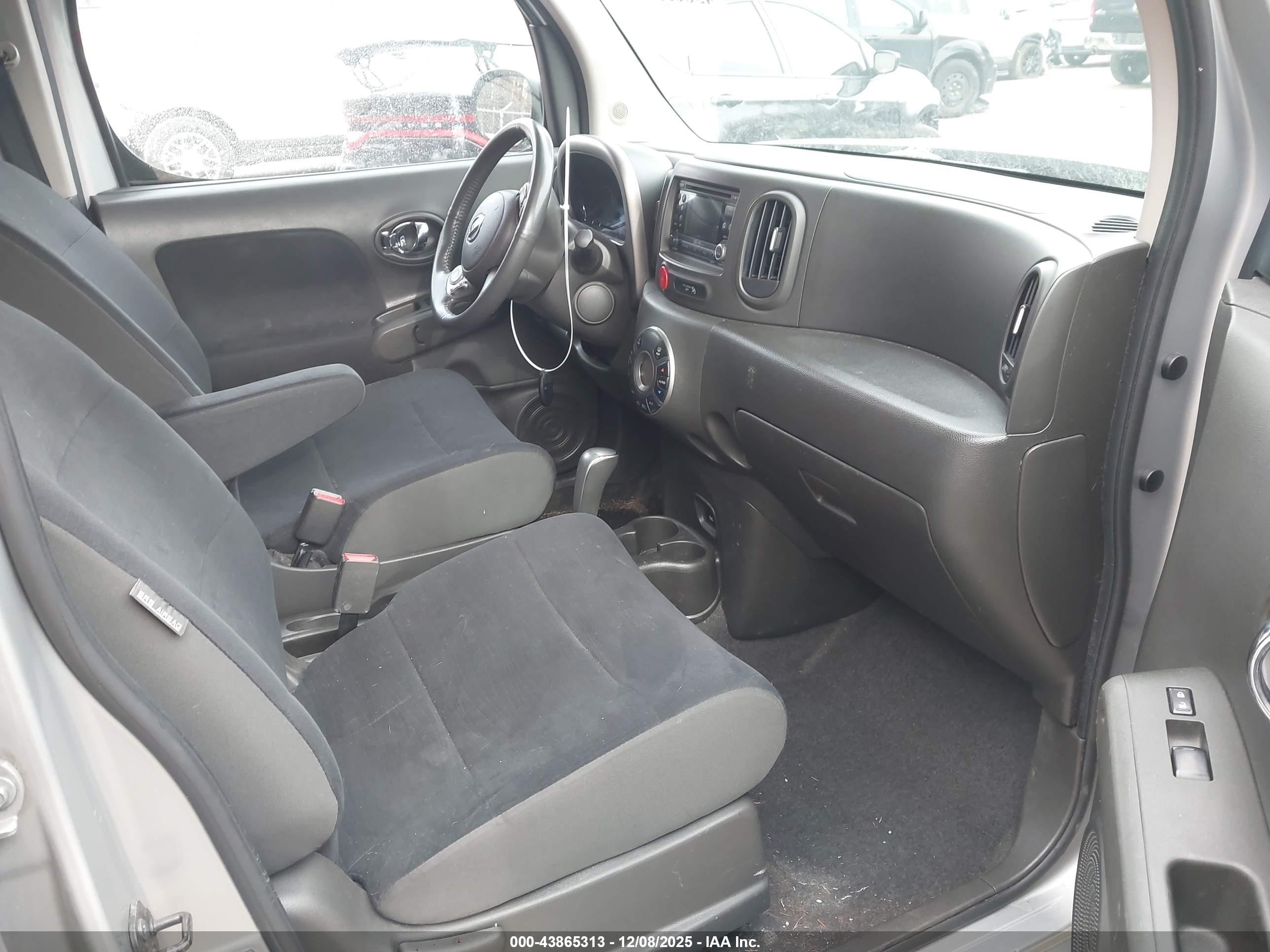 NISSAN CUBE image 5