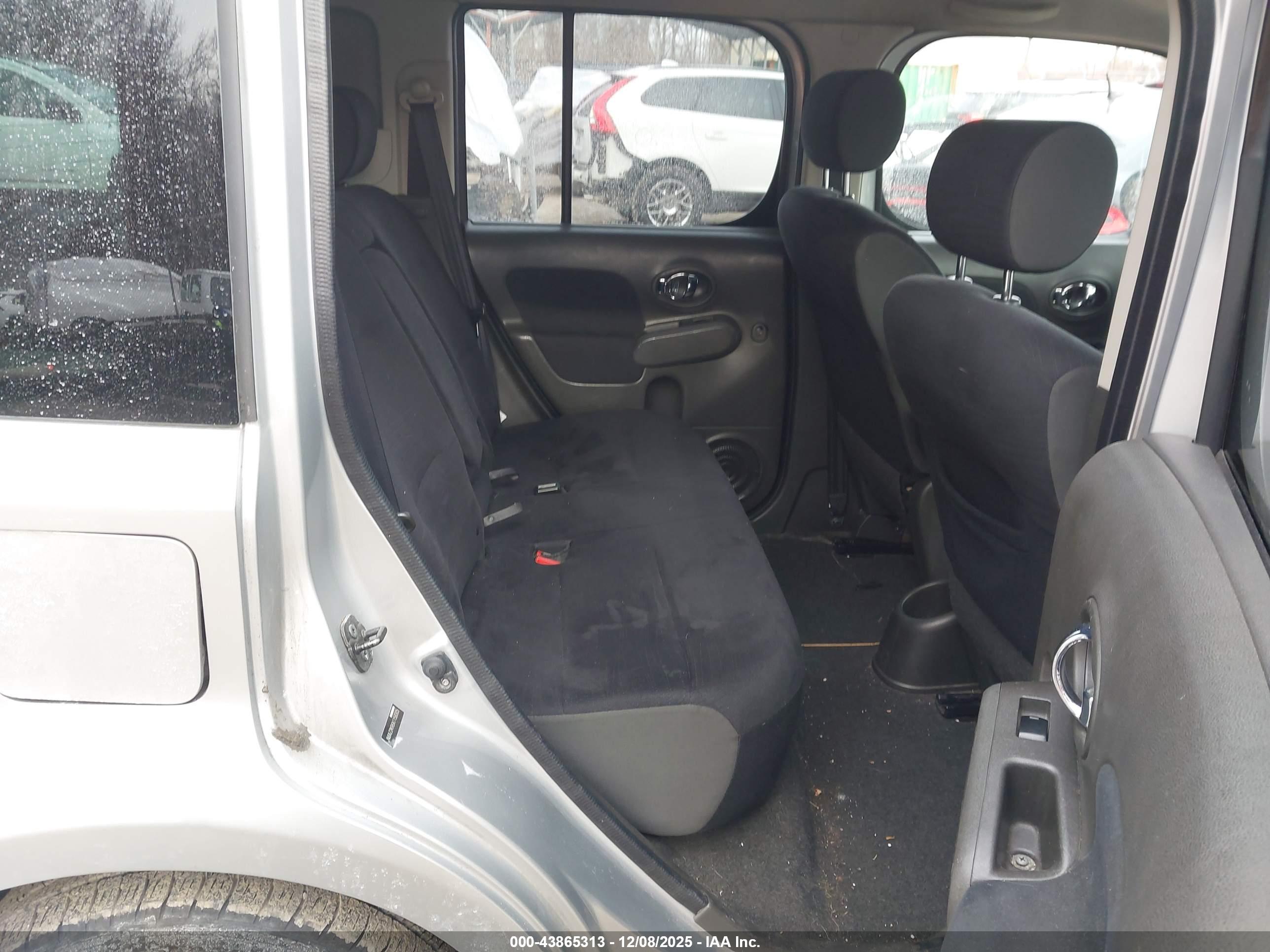 NISSAN CUBE image 8