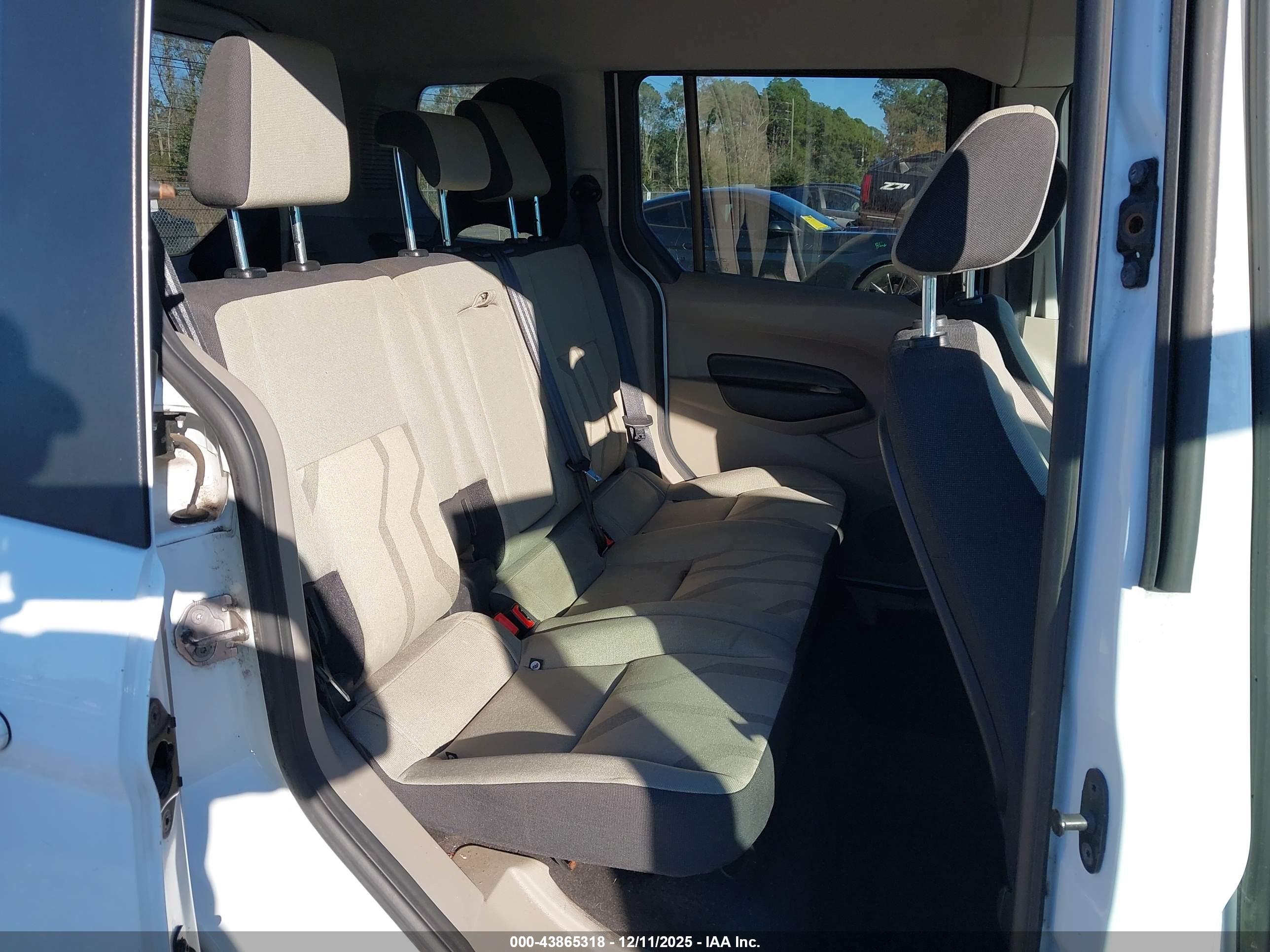 FORD TRANSIT image 8