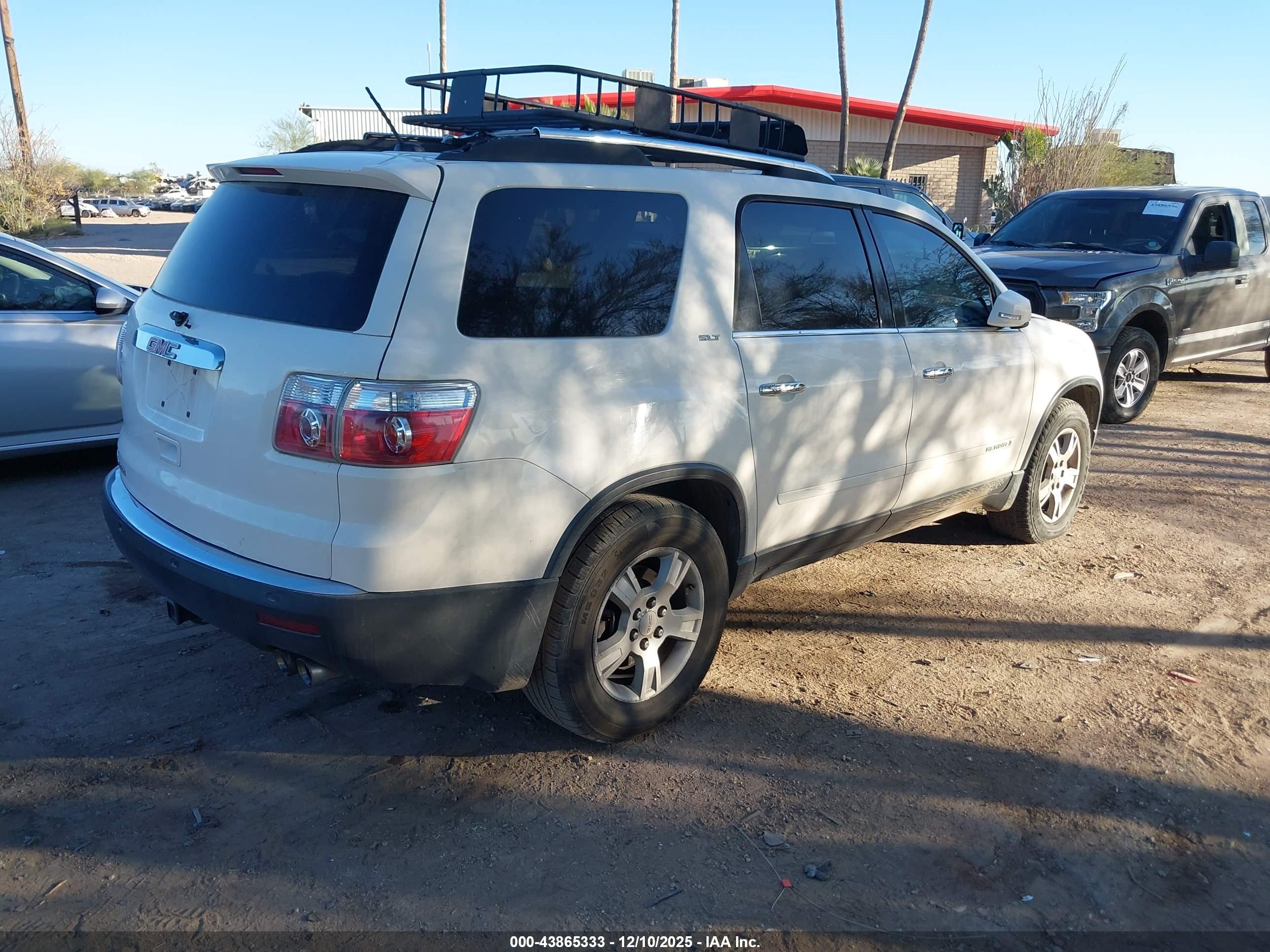 GMC ACADIA image 4