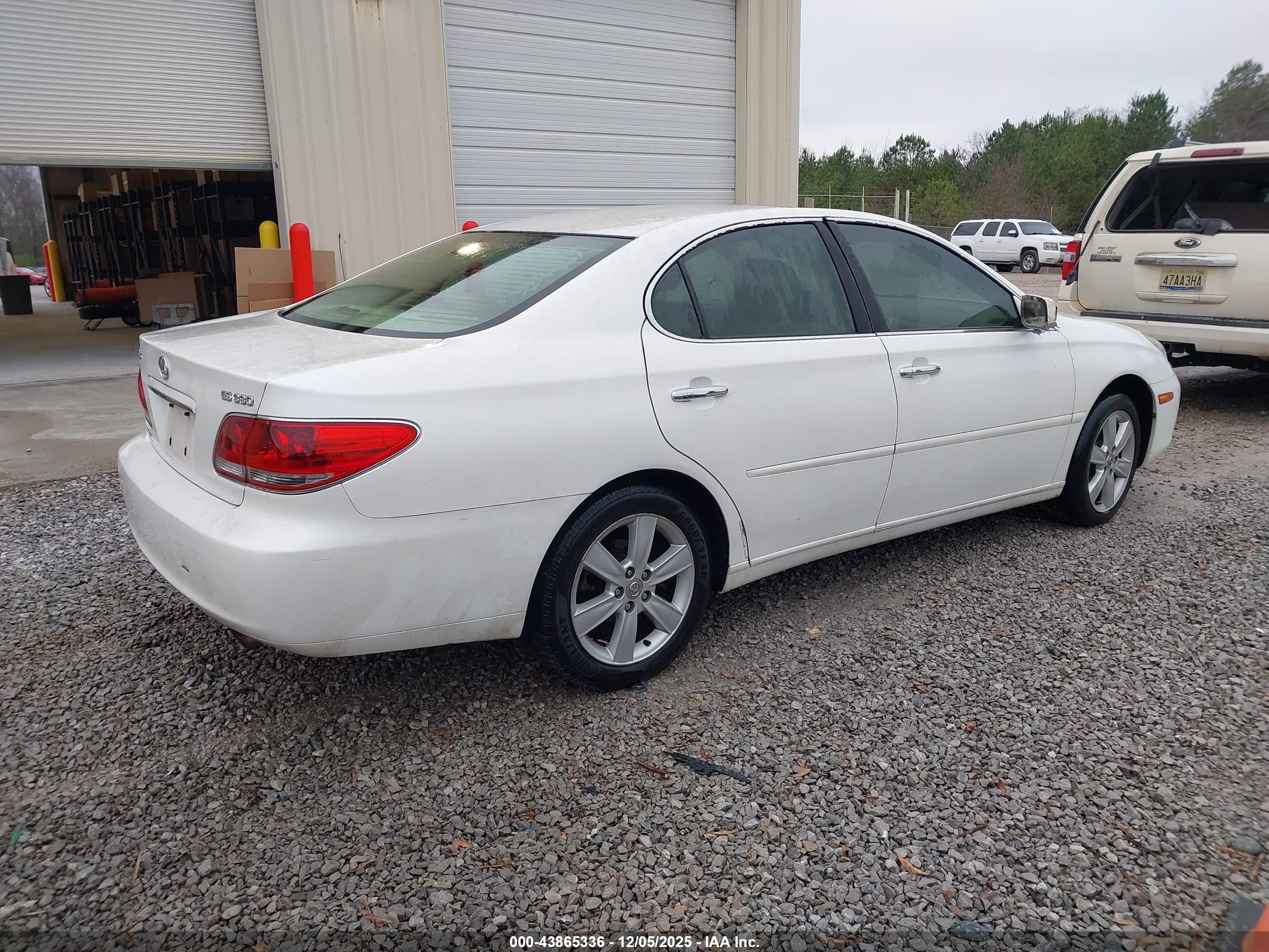 LEXUS ES image 4