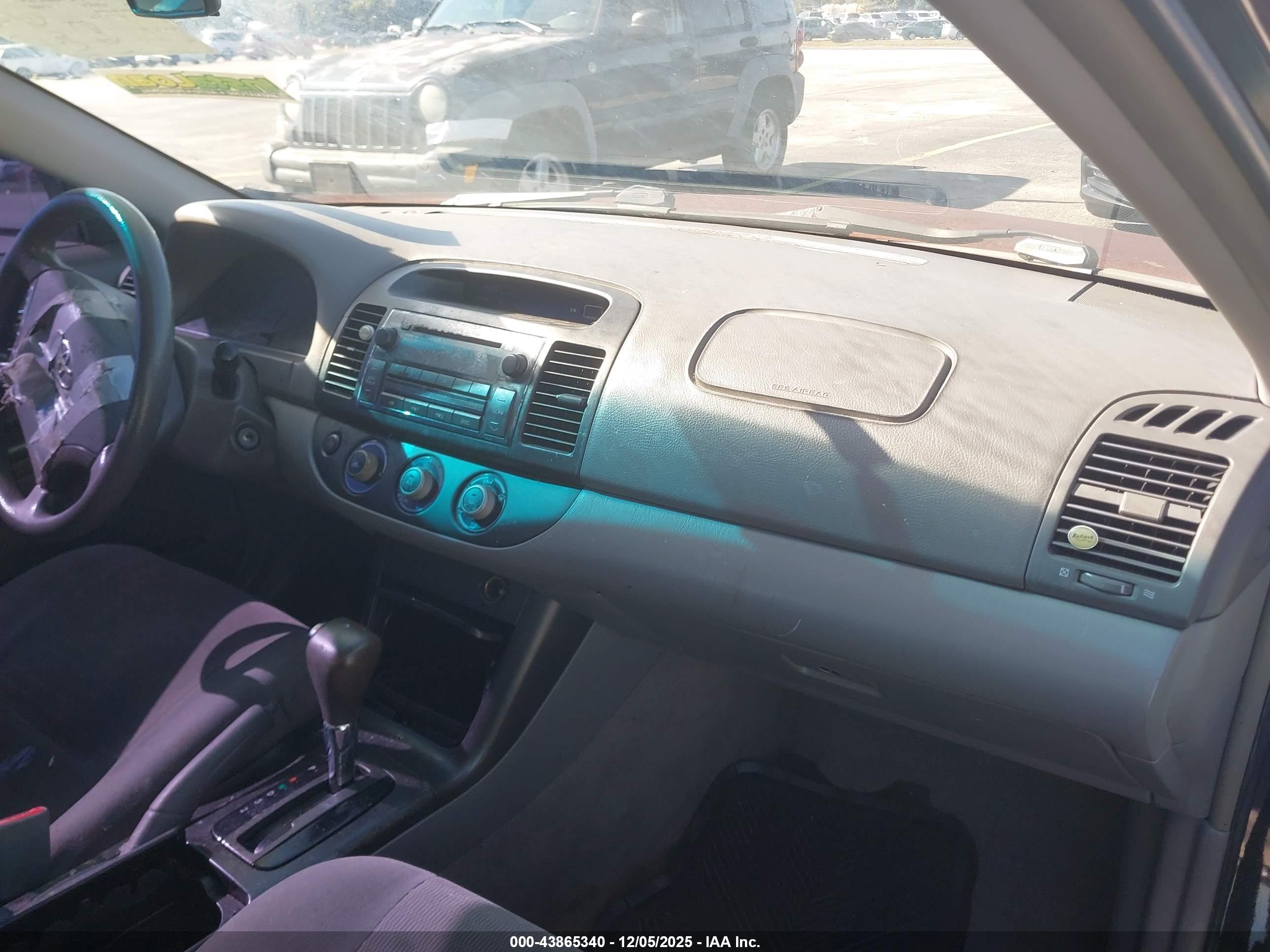 TOYOTA CAMRY image 5