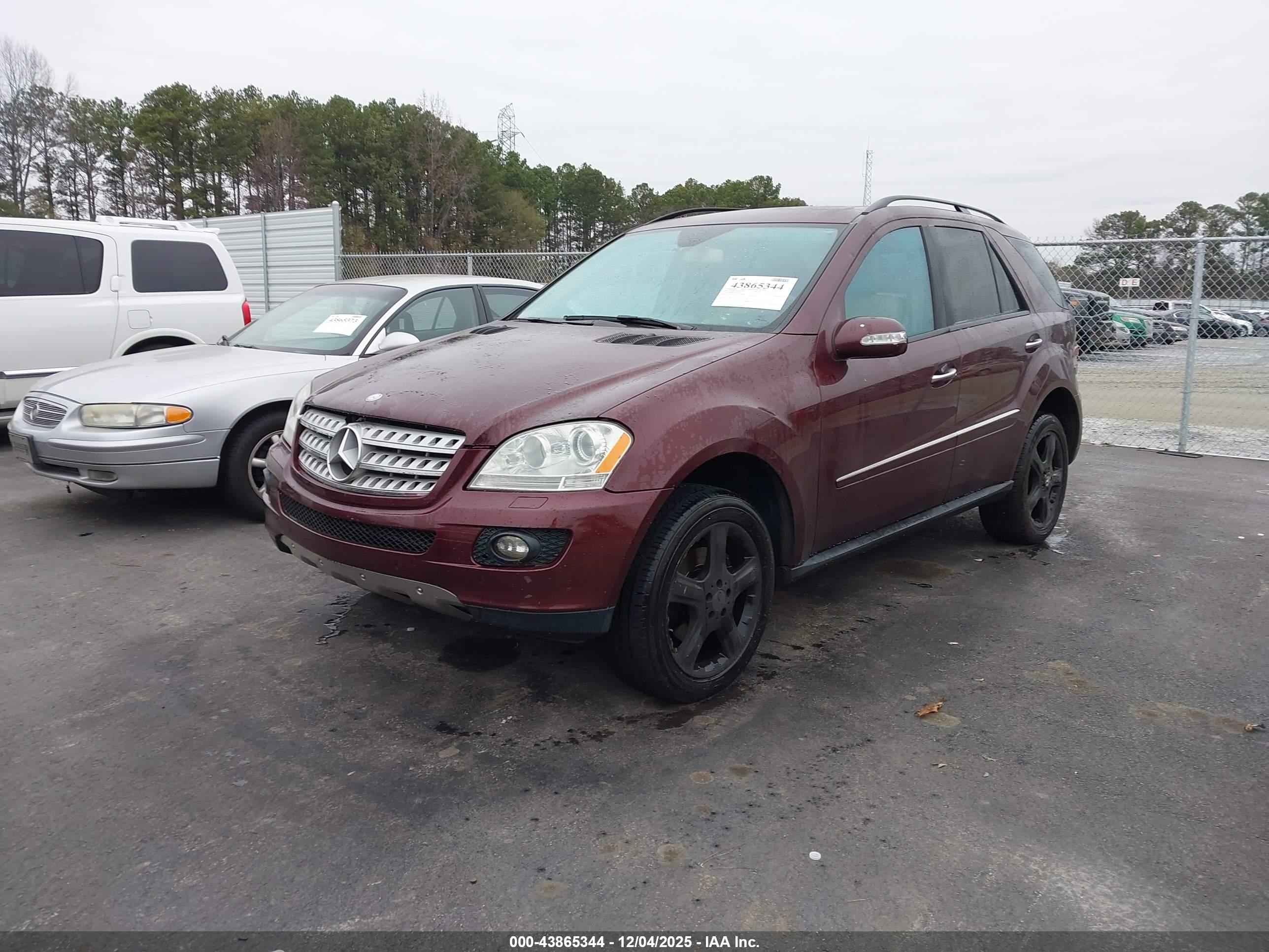 MERCEDES-BENZ ML image 2