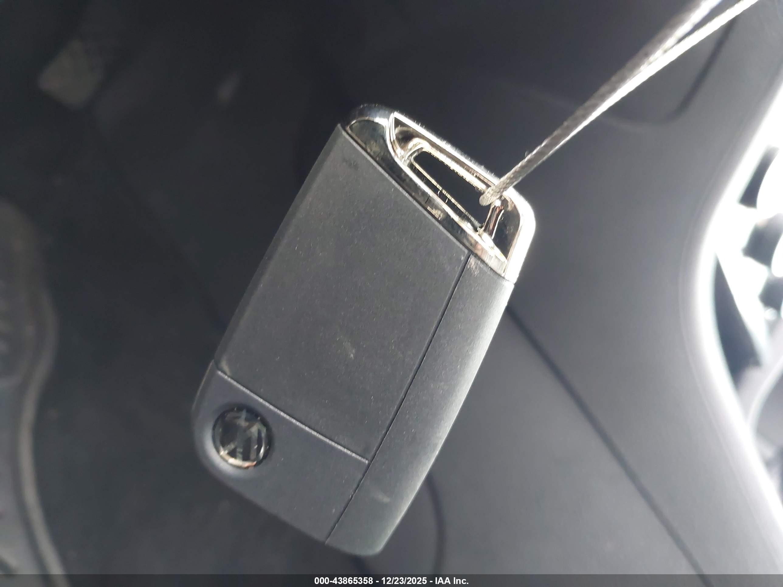 VOLKSWAGEN GOLF image 11
