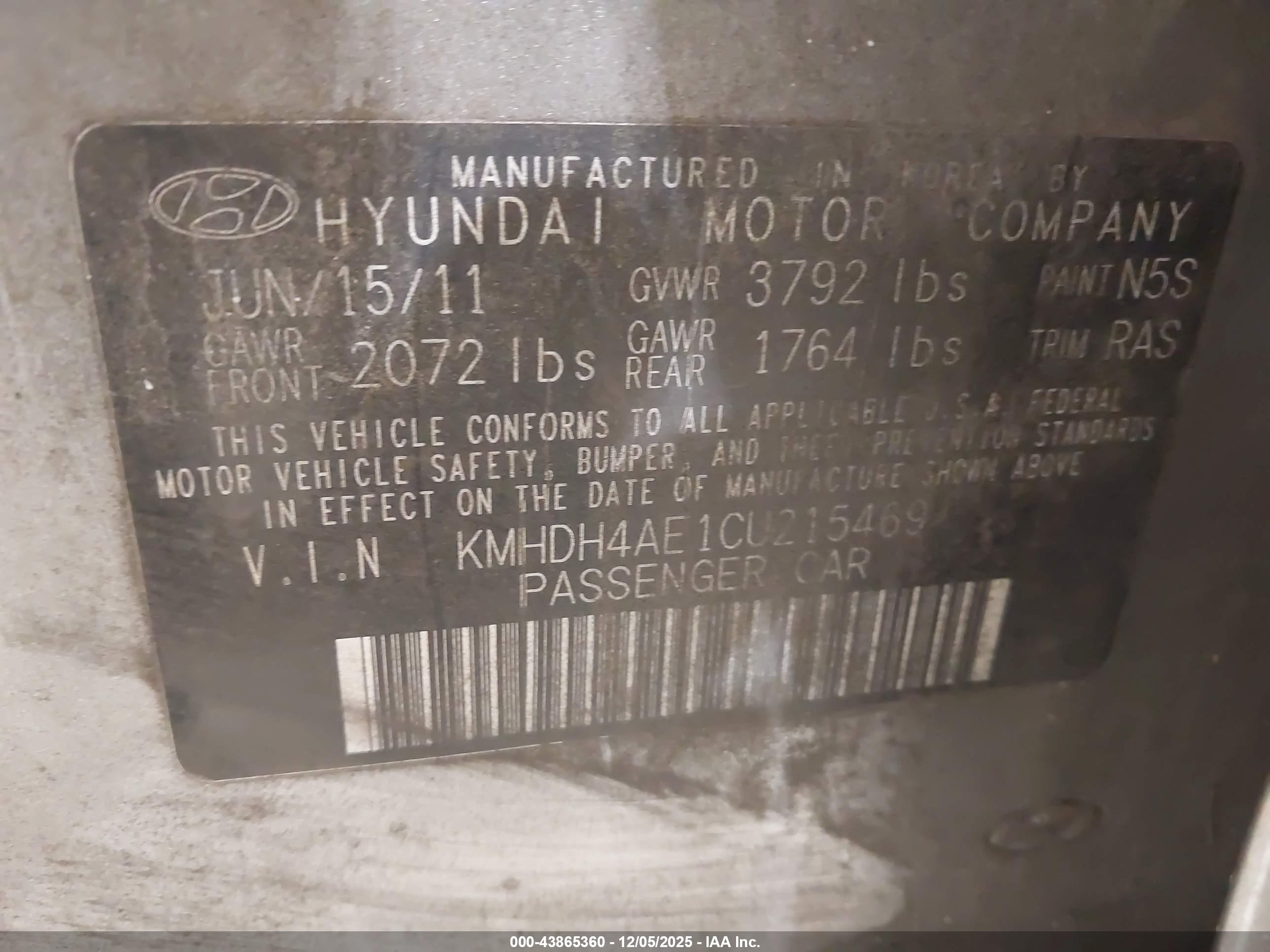 HYUNDAI ELANTRA image 9