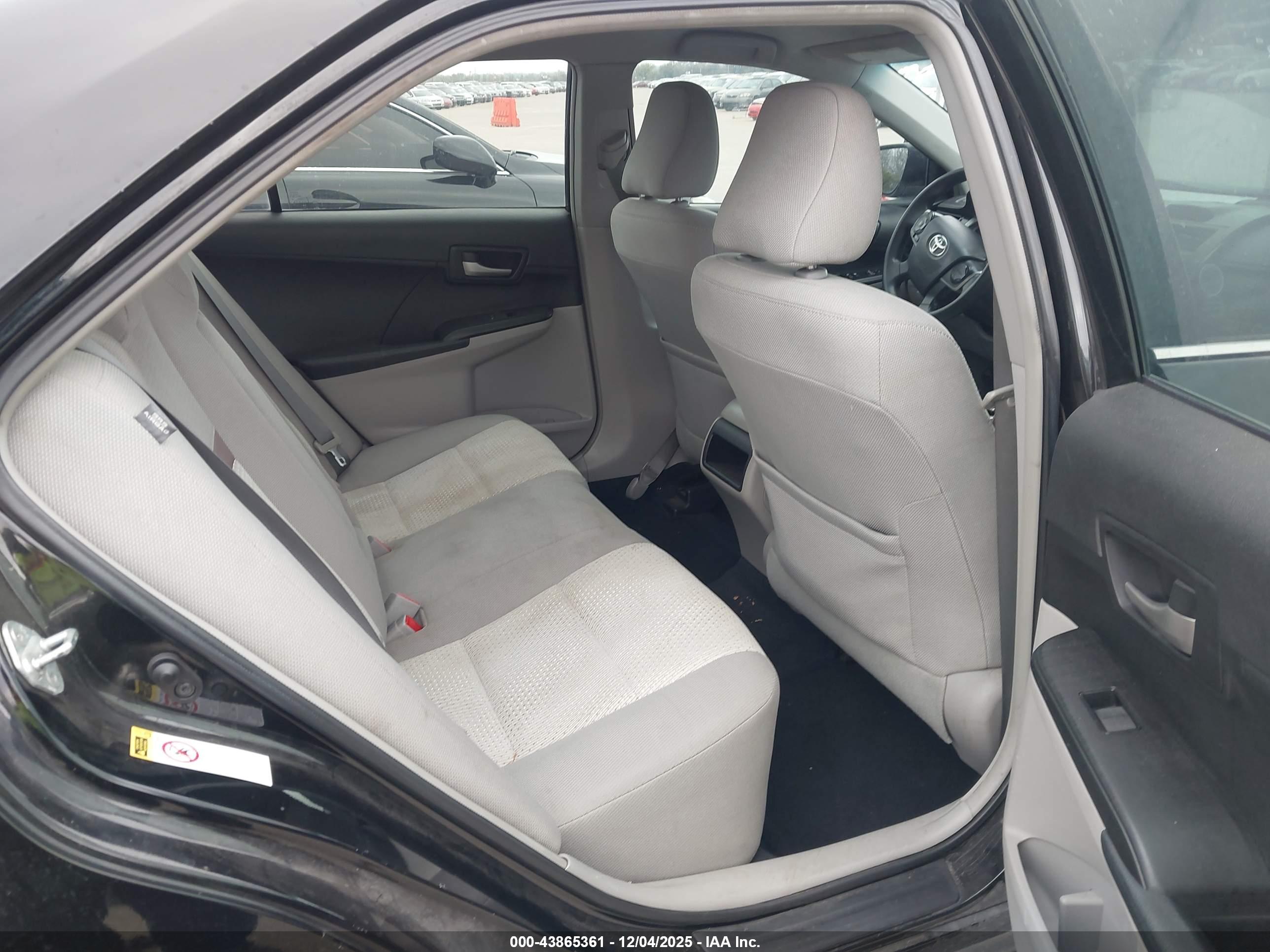 TOYOTA CAMRY image 8